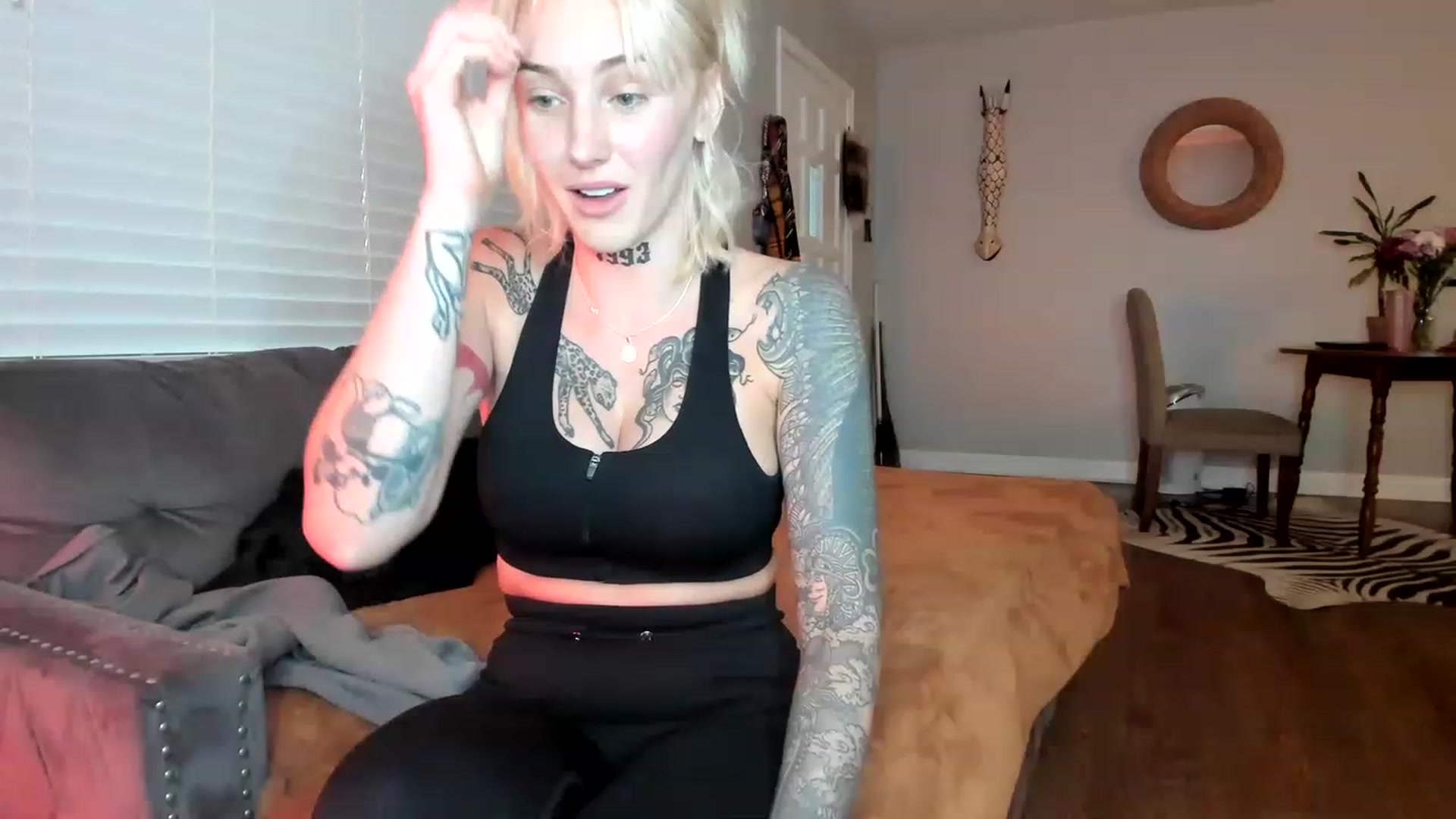 Gallery image thumbnail from KittyQuinn's myfreecams stream on, 03/03/2023, 15:29 image 4 of 20