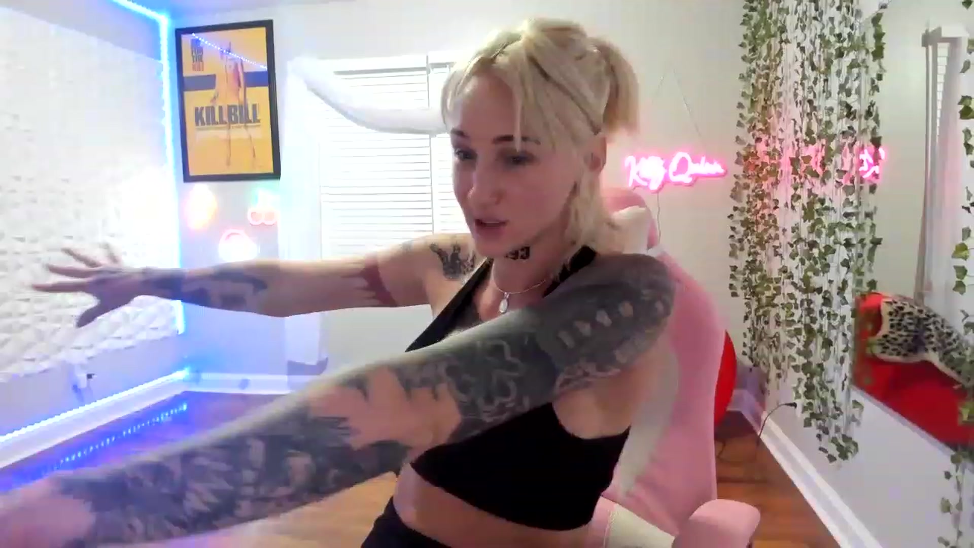 Gallery image thumbnail from KittyQuinn's myfreecams stream on, 03/03/2023, 15:29 image 14 of 20