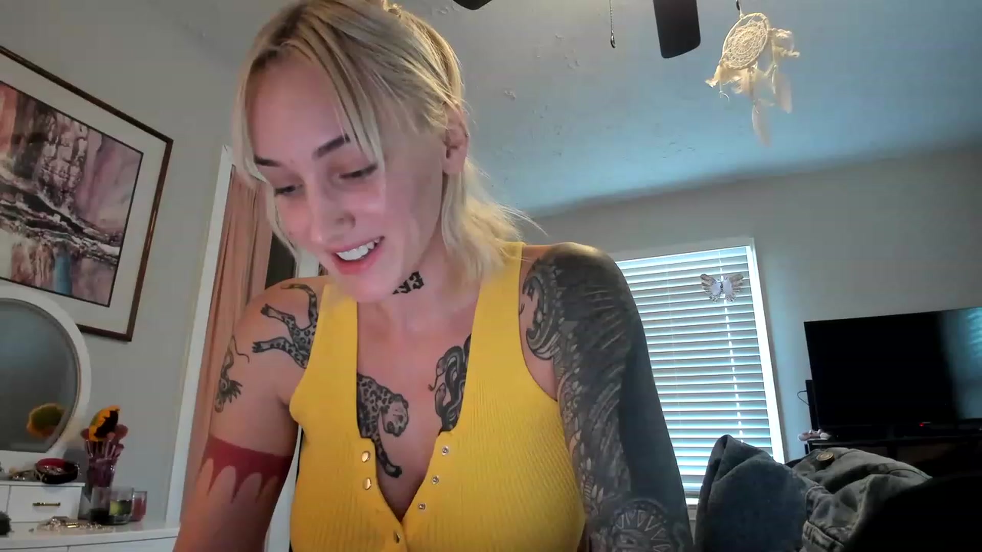 Gallery image thumbnail from KittyQuinn's myfreecams stream on, 03/15/2023, 13:47 image 5 of 20