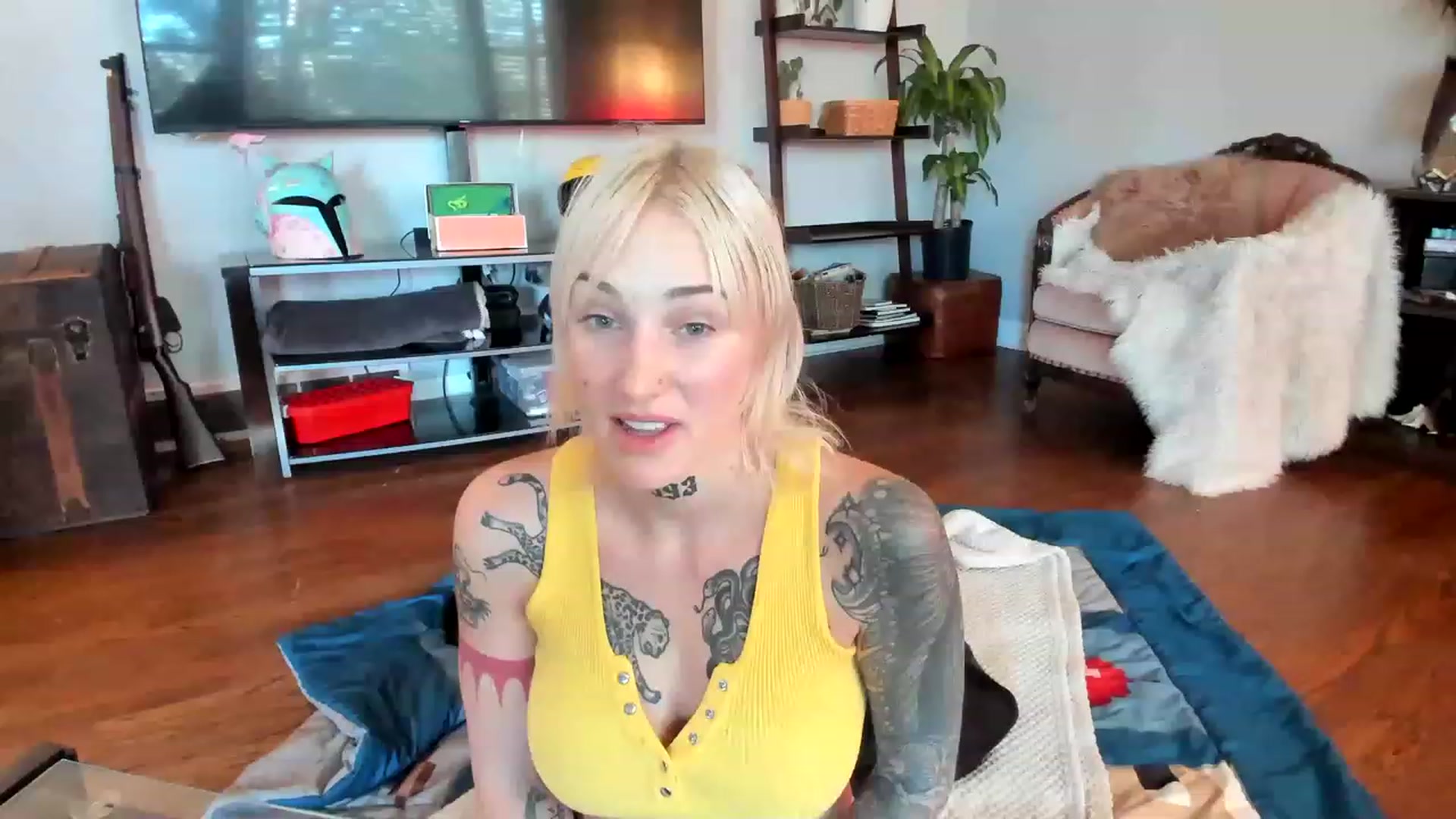 Gallery image thumbnail from KittyQuinn's myfreecams stream on, 03/15/2023, 15:25 image 8 of 20