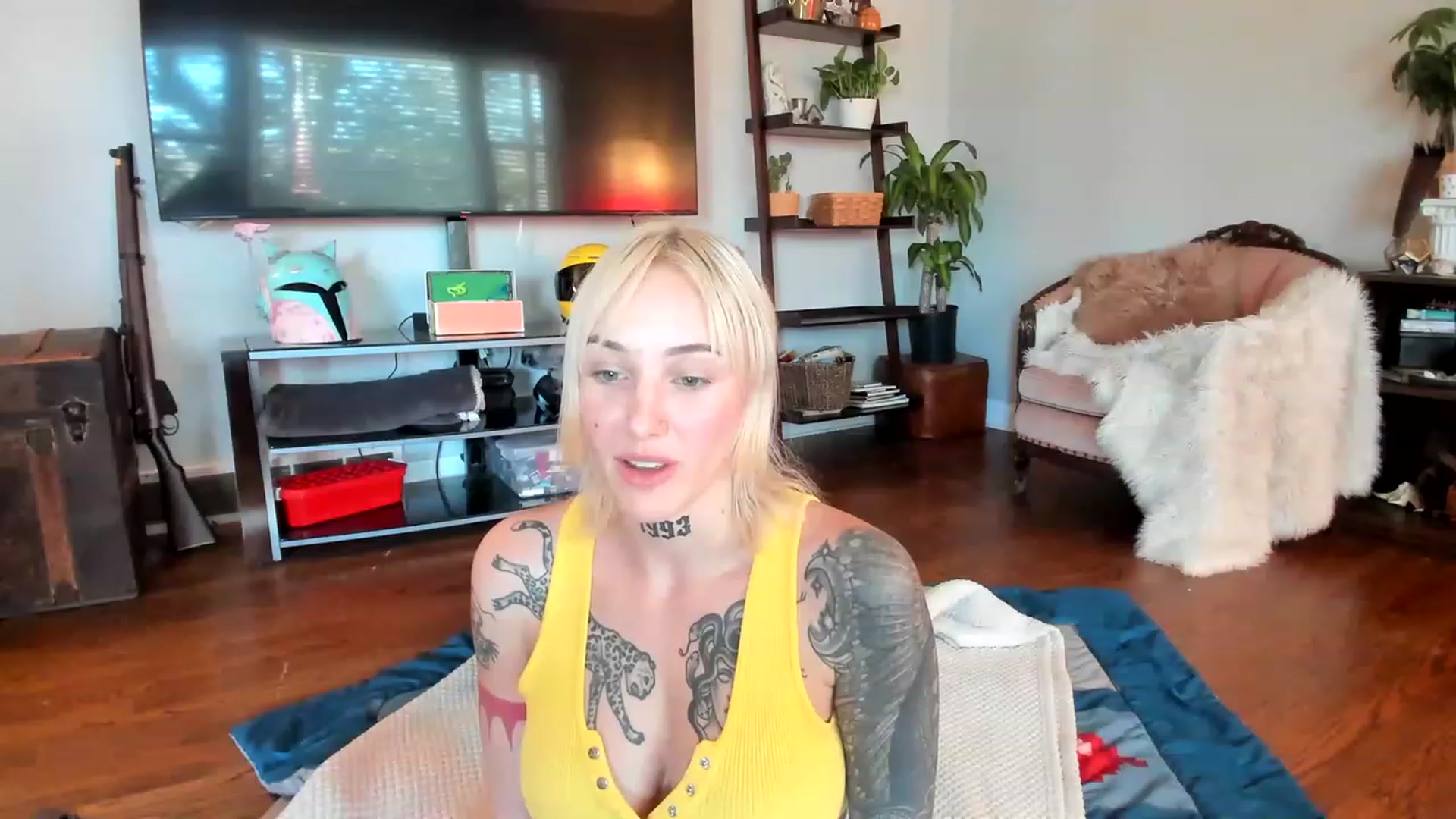 Gallery image thumbnail from KittyQuinn's myfreecams stream on, 03/15/2023, 15:25 image 5 of 20