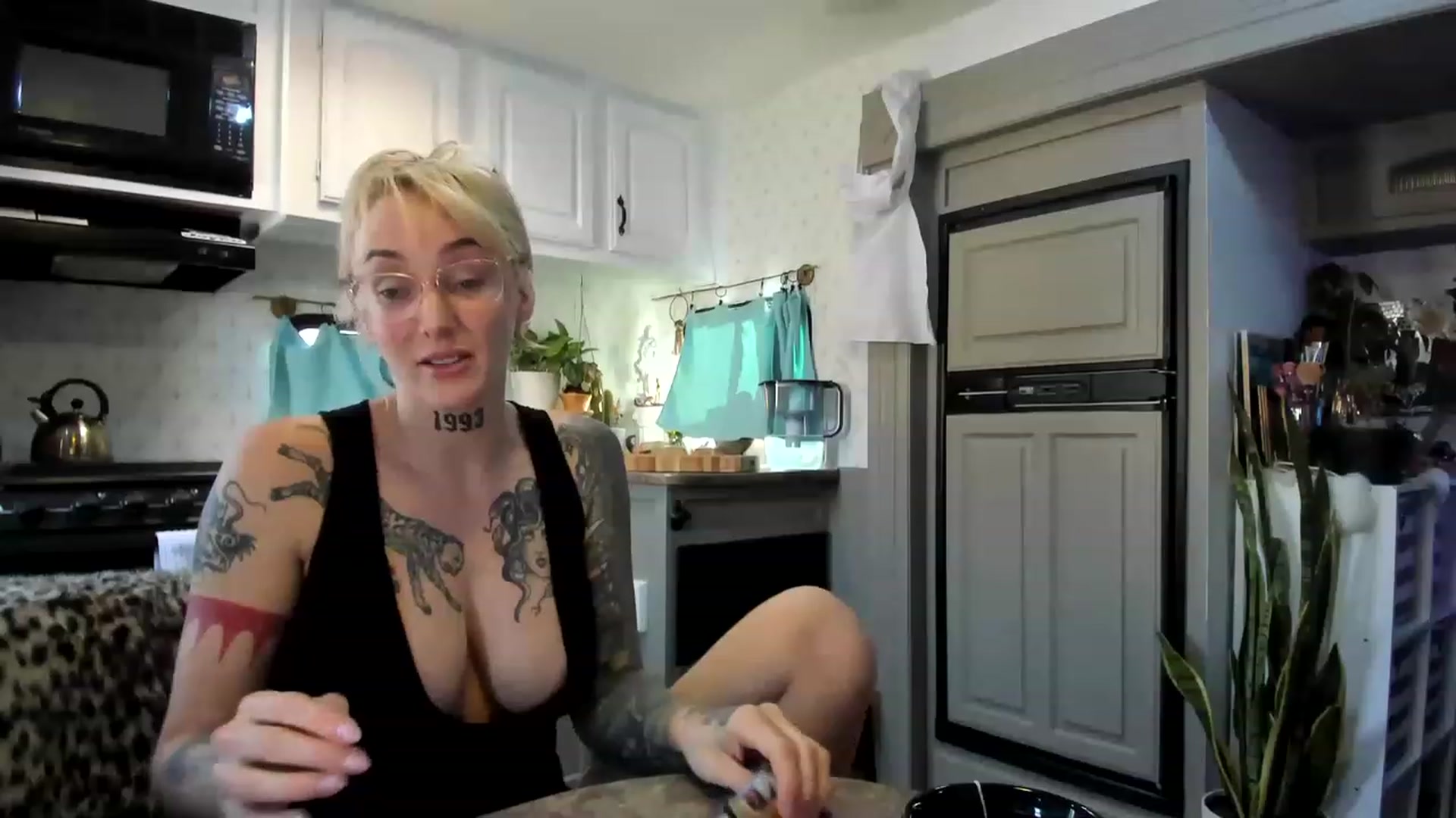 Gallery image thumbnail from KittyQuinn's myfreecams stream on, 03/30/2023, 14:02 image 19 of 20