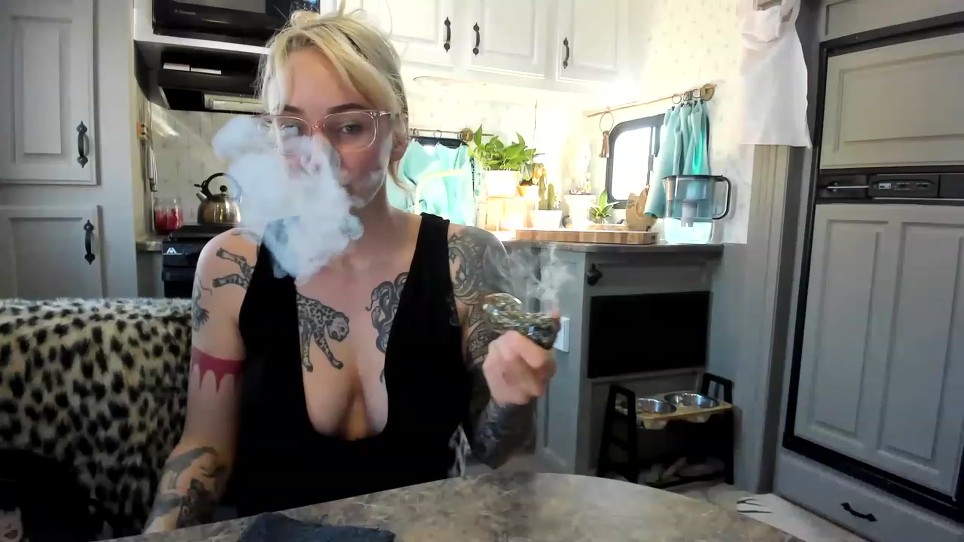 Gallery image thumbnail from KittyQuinn's myfreecams stream on, 03/30/2023, 14:02 image 7 of 20