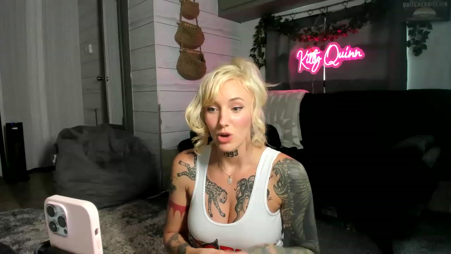 Gallery image thumbnail from KittyQuinn's myfreecams stream on, 04/27/2023, 18:00 image 1 of 20