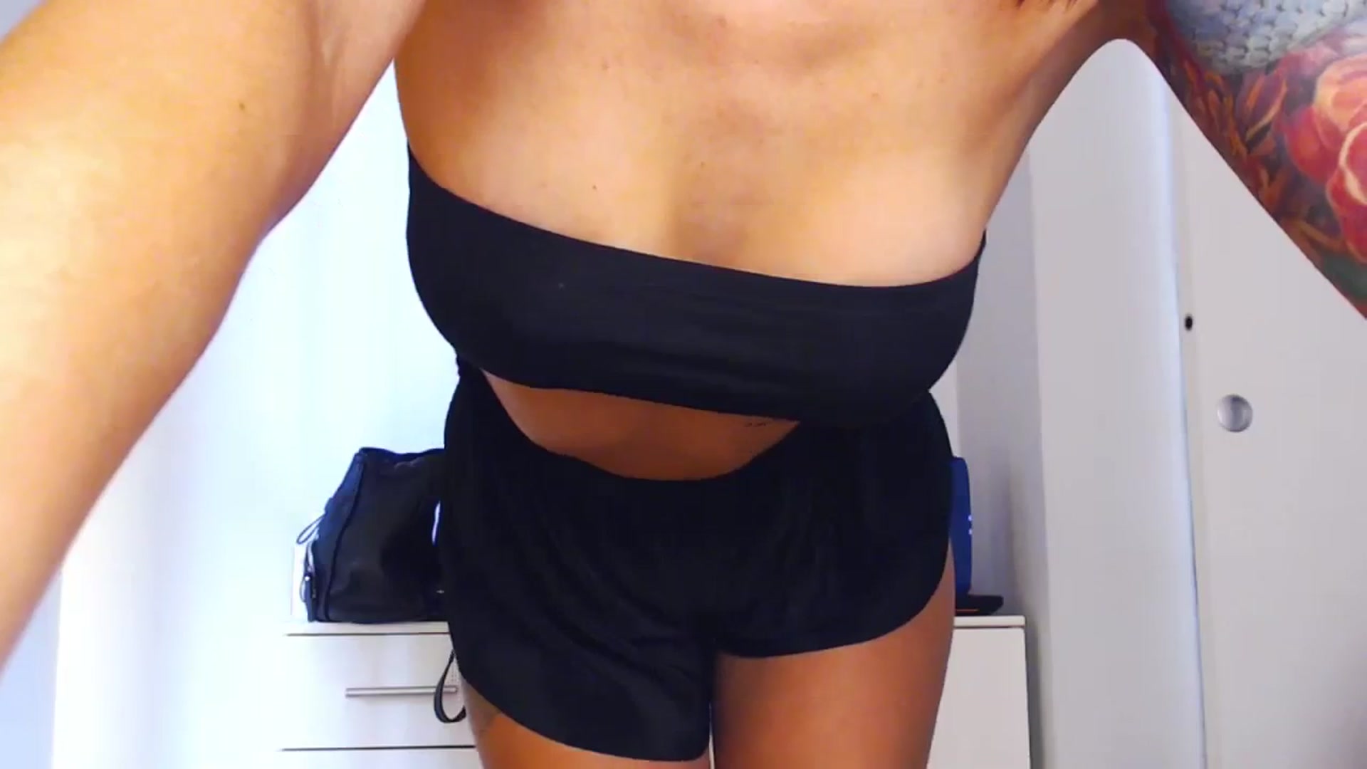 Gallery image thumbnail from KittySasha's myfreecams stream on, 10/15/2023, 12:26 image 17 of 20