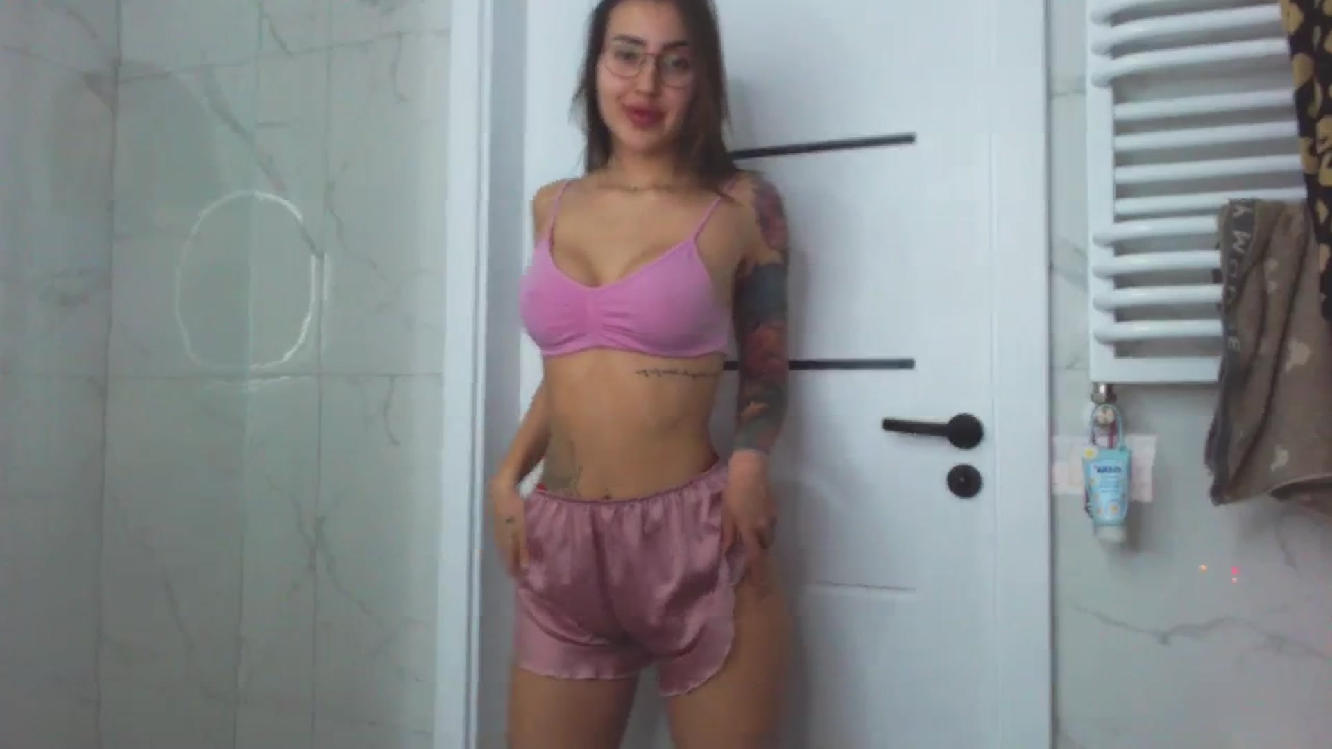 Gallery image thumbnail from KittySasha's myfreecams stream on, 12/28/2023, 09:26 image 15 of 20