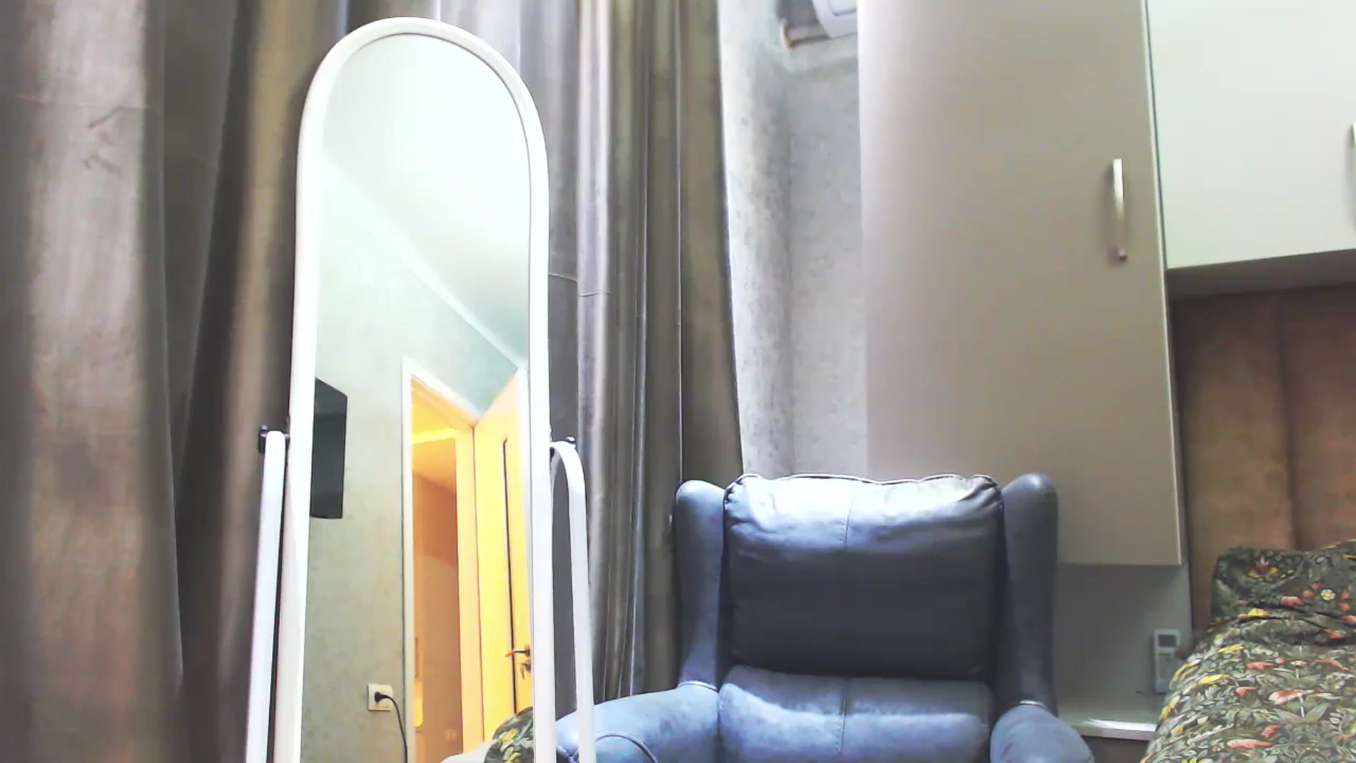 Gallery image thumbnail from KittySasha's myfreecams stream on, 03/13/2024, 19:35 image 9 of 20
