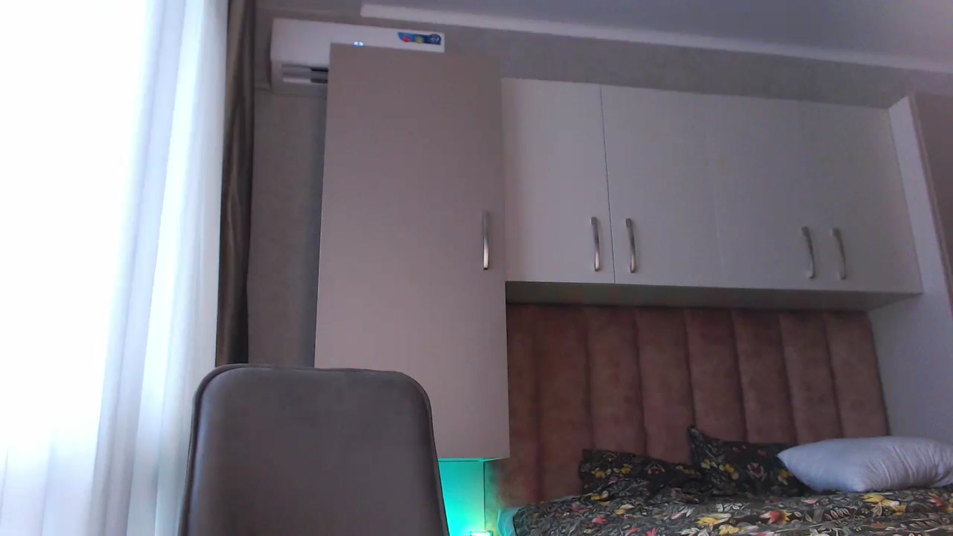 Gallery image thumbnail from KittySasha's myfreecams stream on, 08/24/2024, 15:34 image 8 of 20