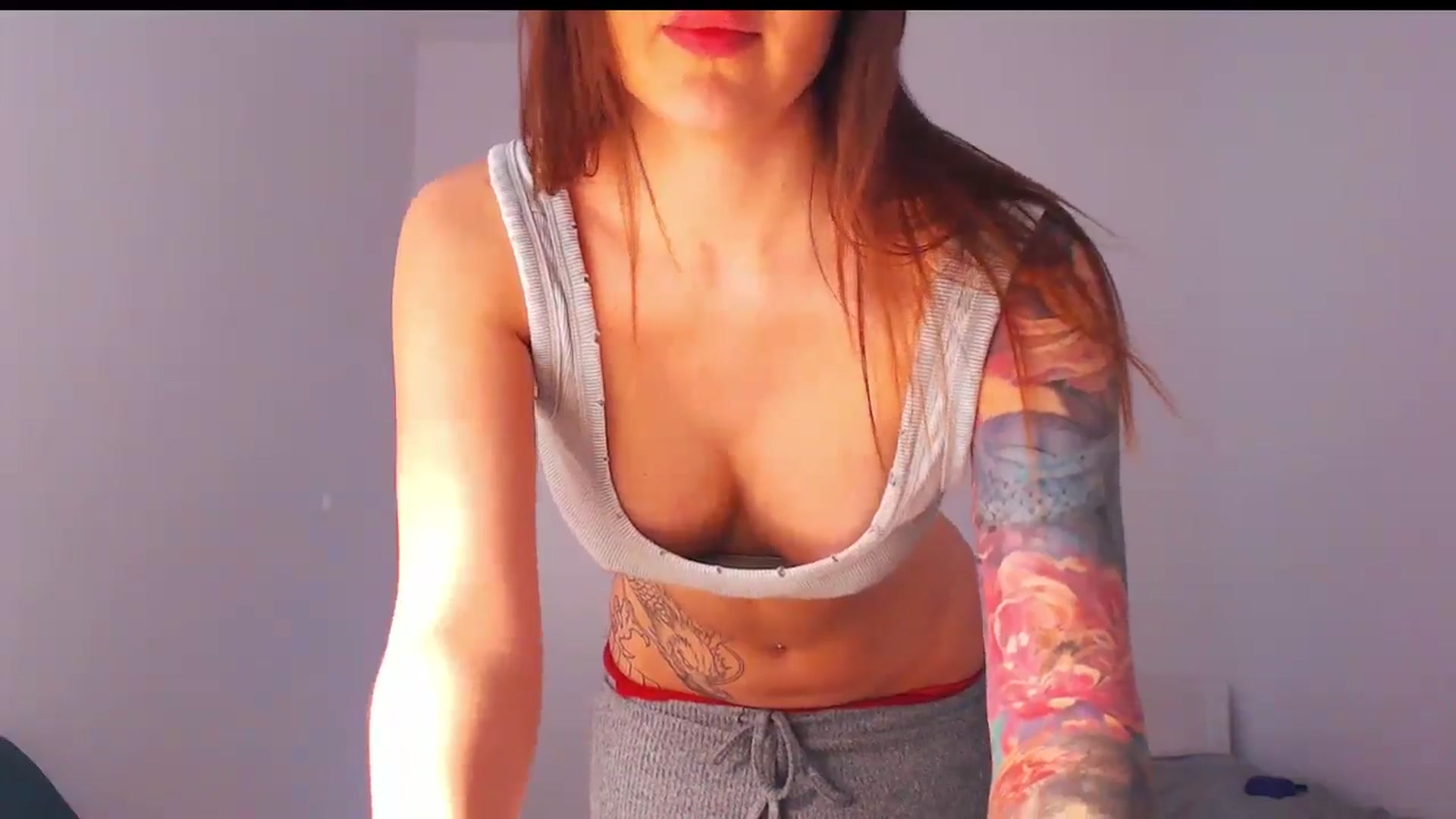 Gallery image thumbnail from KittySasha's myfreecams stream on, 01/05/2025, 12:49 image 6 of 20