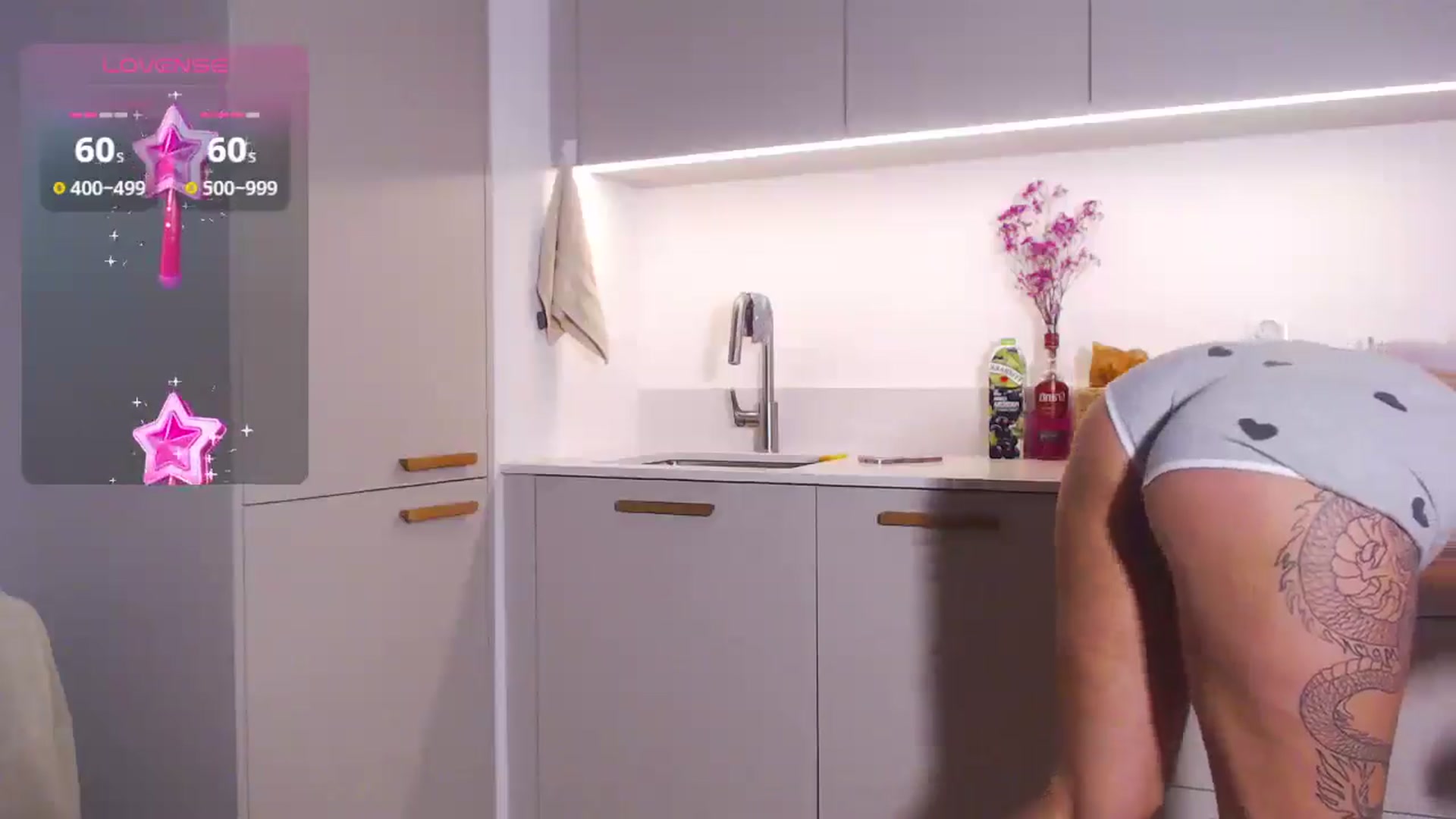Gallery image thumbnail from KittySasha's myfreecams stream on, 03/11/2025, 18:00 image 17 of 20