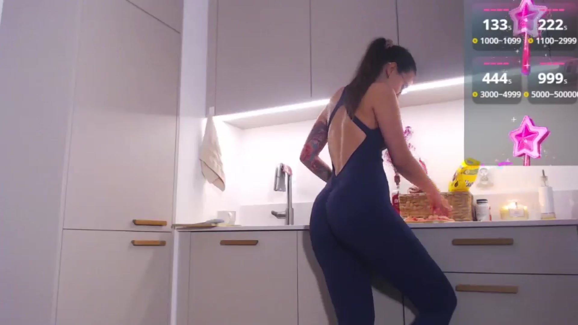 Gallery image thumbnail from KittySasha's myfreecams stream on, 03/18/2025, 19:48 image 10 of 20