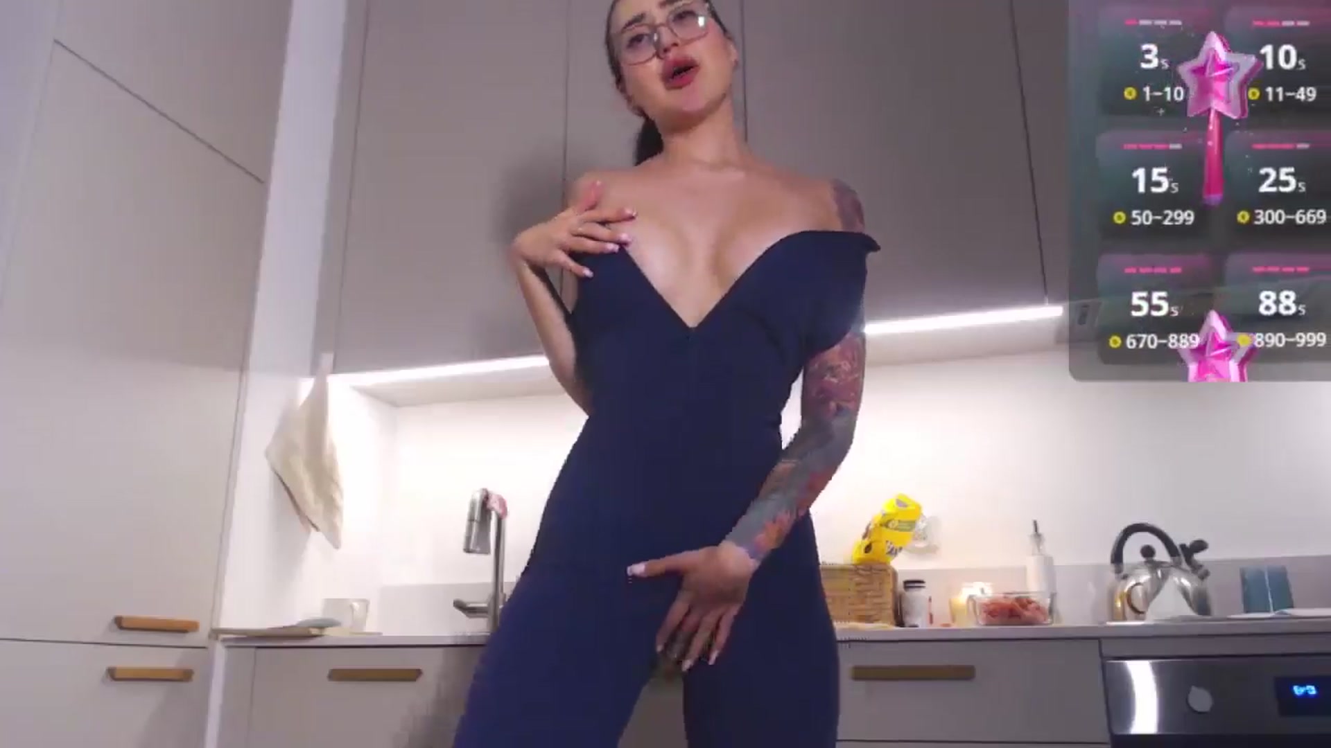 Gallery image thumbnail from KittySasha's myfreecams stream on, 03/18/2025, 19:48 image 11 of 20