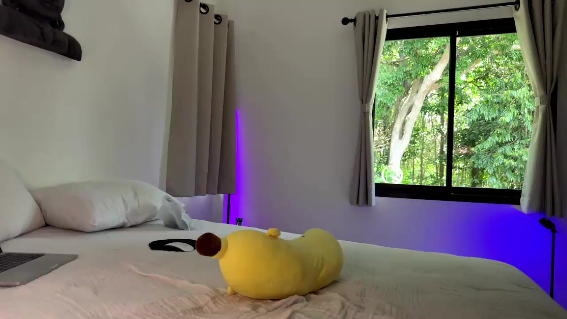 Gallery image thumbnail from KittySasha's myfreecams stream on, 08/19/2026, 07:19 image 17 of 20