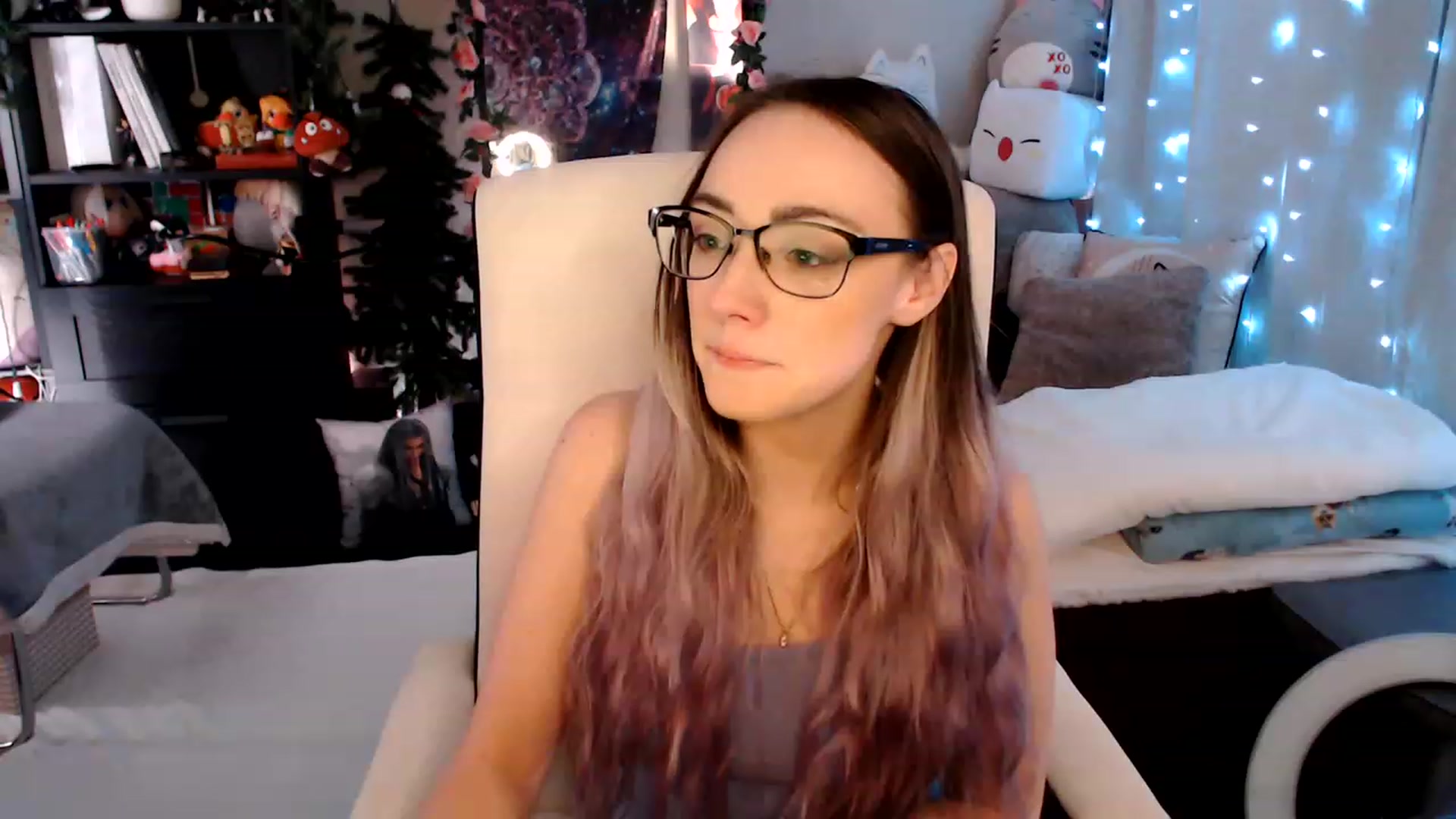 Gallery image thumbnail from KittySmolz's myfreecams stream on, 01/23/2023, 06:11 image 3 of 20