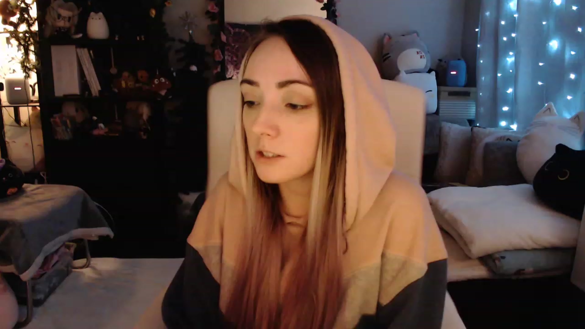 Gallery image thumbnail from KittySmolz's myfreecams stream on, 02/05/2023, 09:04 image 19 of 20