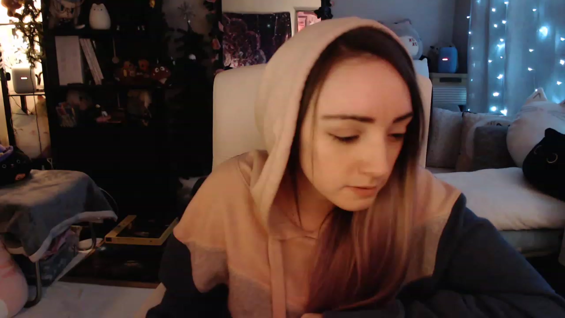 Gallery image thumbnail from KittySmolz's myfreecams stream on, 02/05/2023, 09:04 image 7 of 20