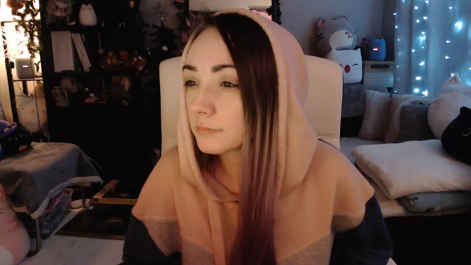 Gallery image thumbnail from KittySmolz's myfreecams stream on, 02/05/2023, 09:04 image 11 of 20