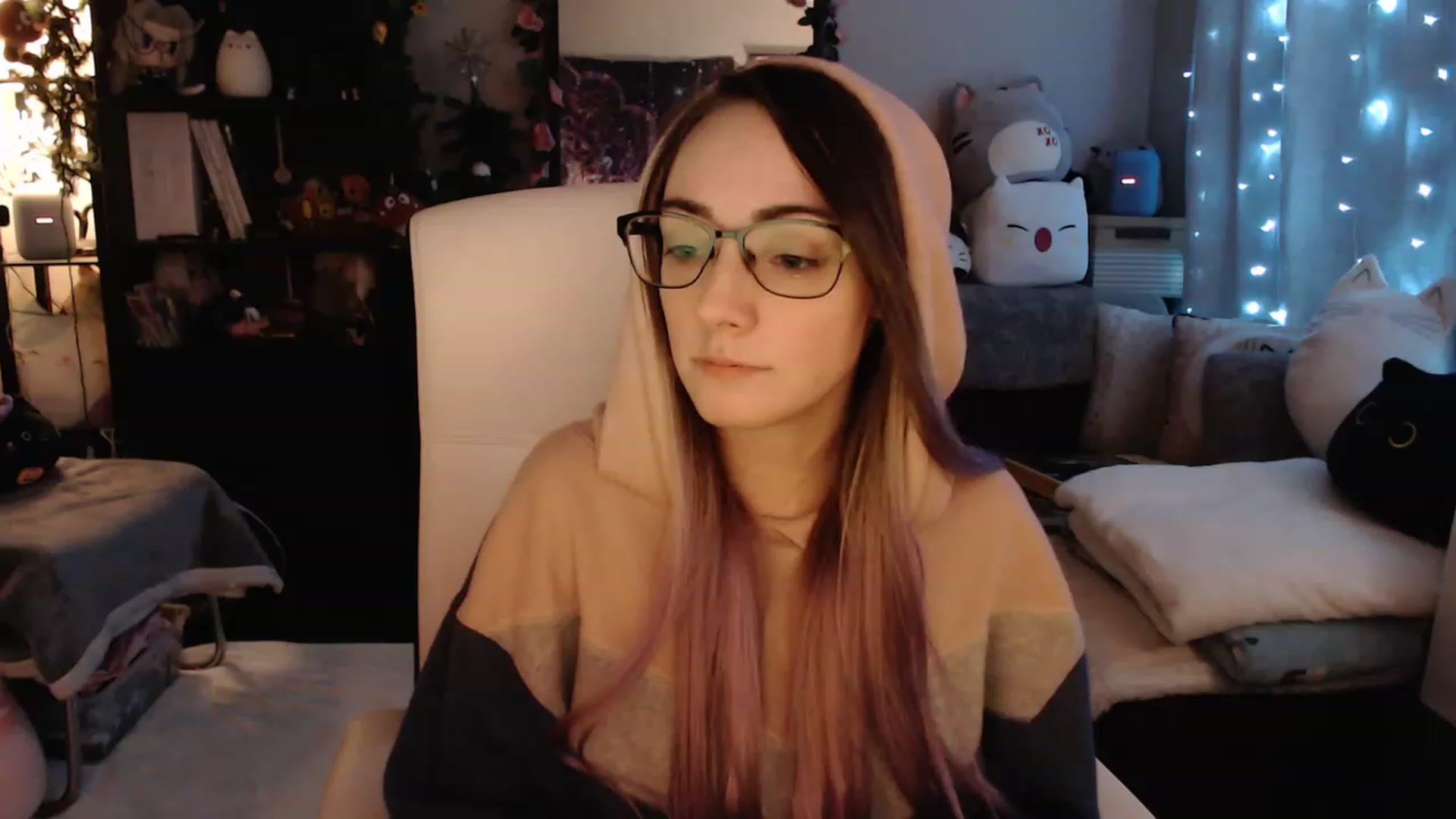 Gallery image thumbnail from KittySmolz's myfreecams stream on, 02/05/2023, 09:04 image 20 of 20