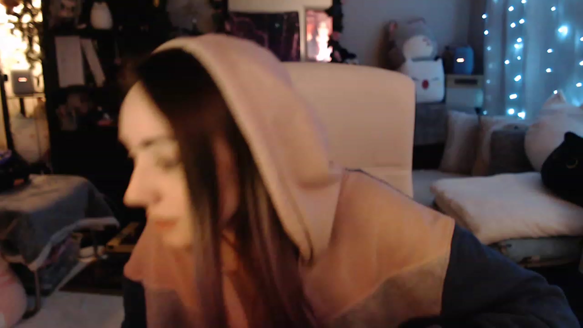 Gallery image thumbnail from KittySmolz's myfreecams stream on, 02/05/2023, 09:04 image 5 of 20