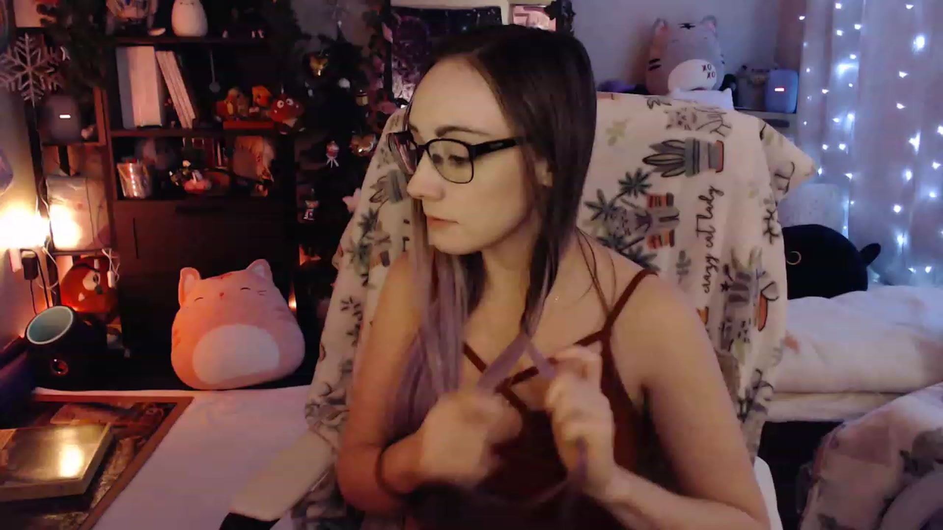 Gallery image thumbnail from KittySmolz's myfreecams stream on, 02/26/2023, 08:07 image 5 of 20