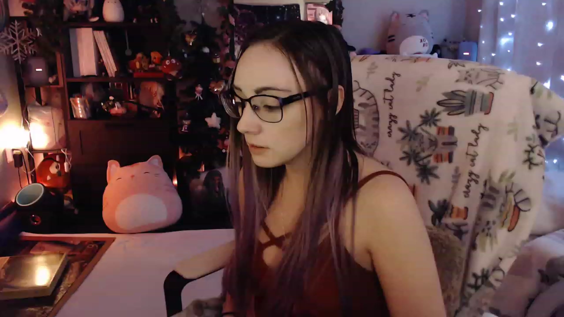 Gallery image thumbnail from KittySmolz's myfreecams stream on, 02/26/2023, 08:07 image 3 of 20