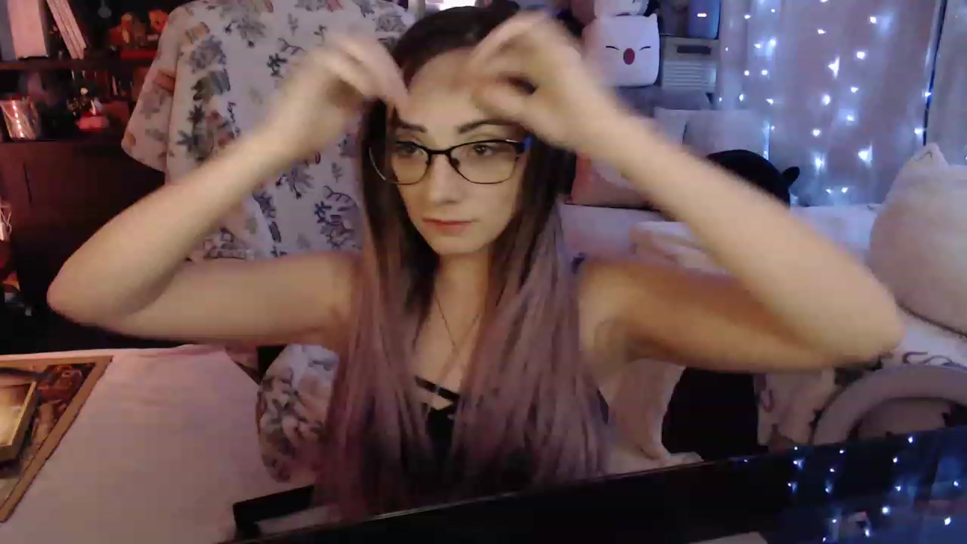 Gallery image thumbnail from KittySmolz's myfreecams stream on, 02/27/2023, 06:32 image 1 of 20