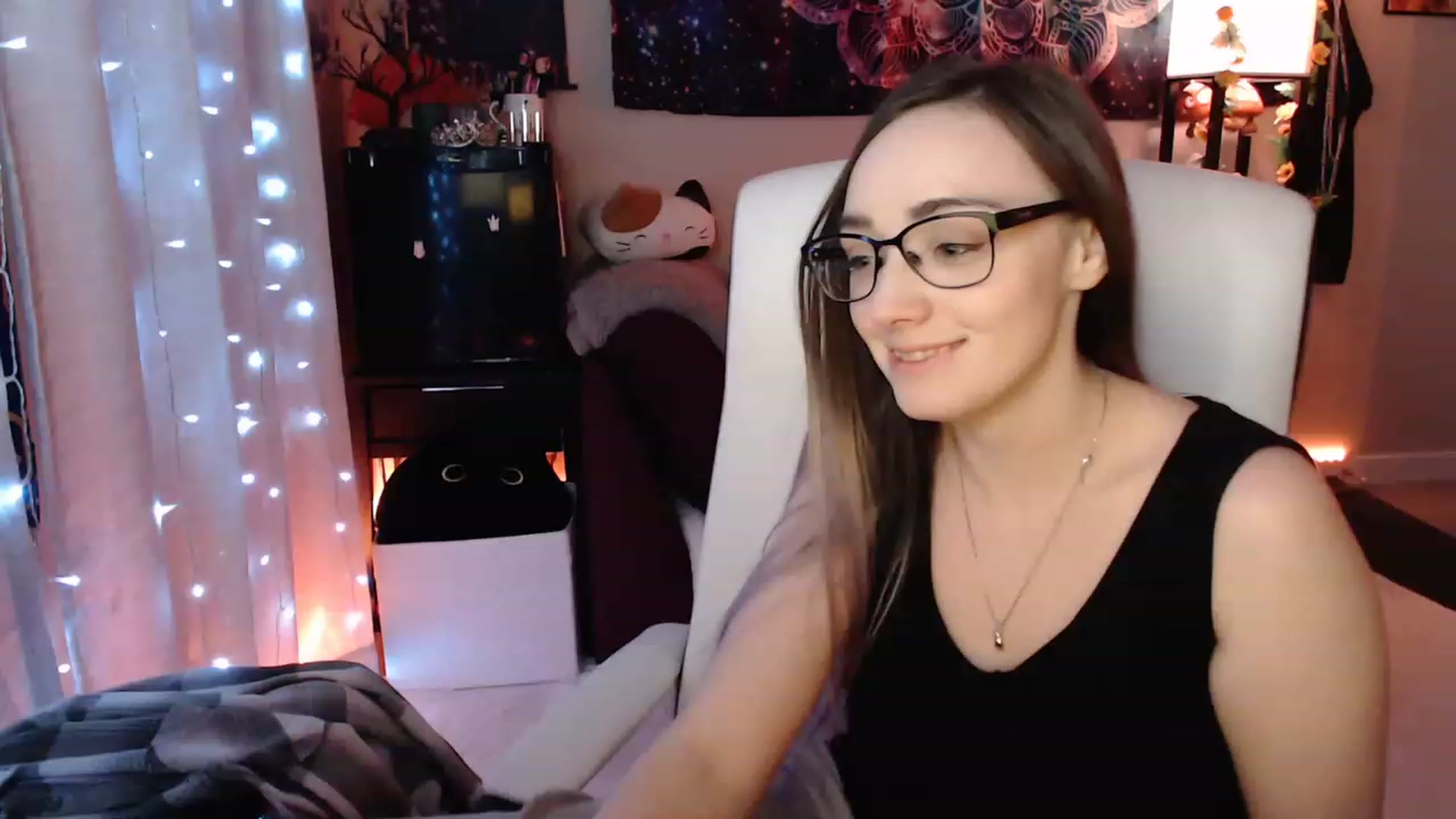 Gallery image thumbnail from KittySmolz's myfreecams stream on, 04/30/2023, 08:00 image 7 of 20