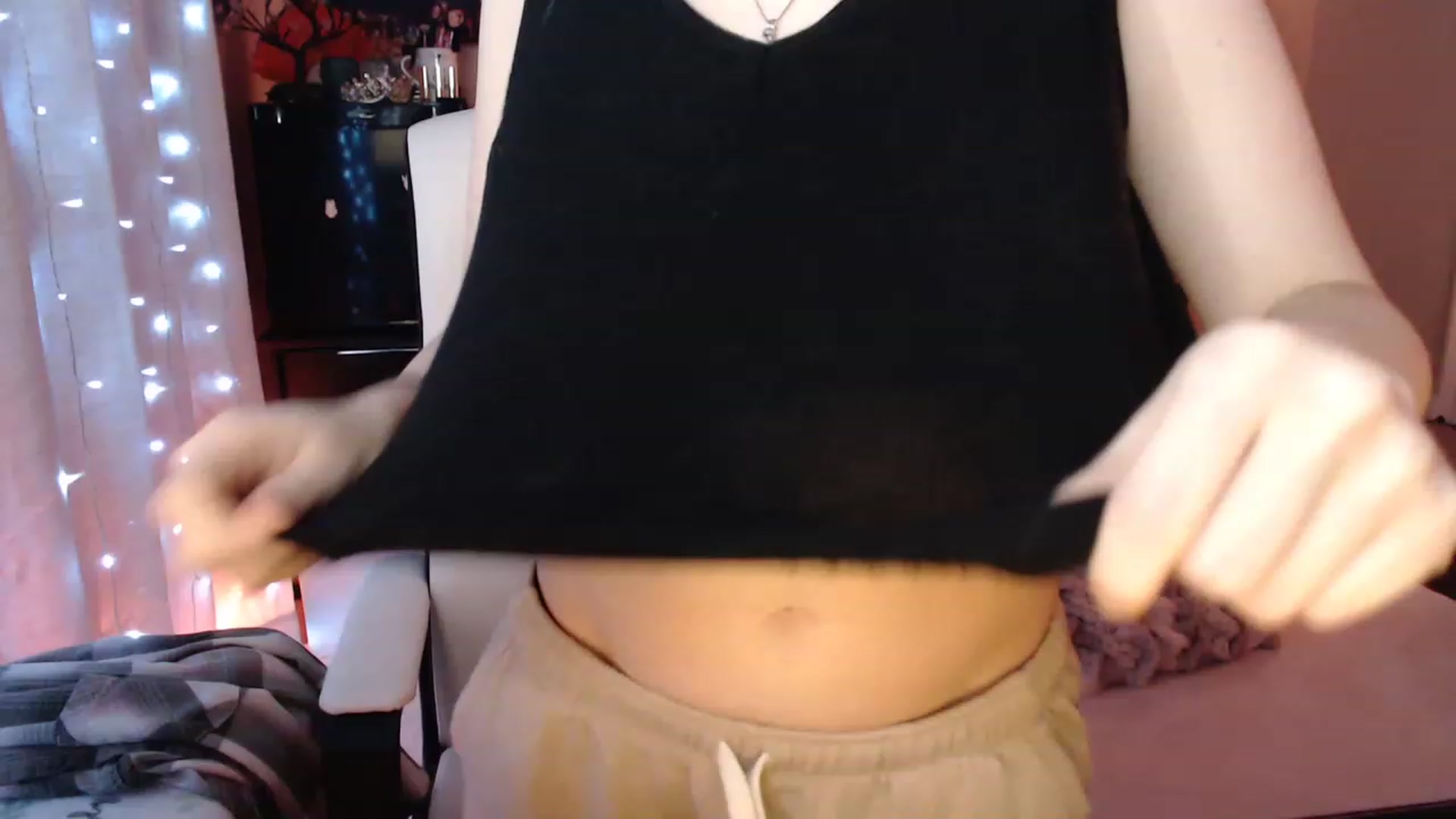 Gallery image thumbnail from KittySmolz's myfreecams stream on, 04/30/2023, 08:00 image 18 of 20