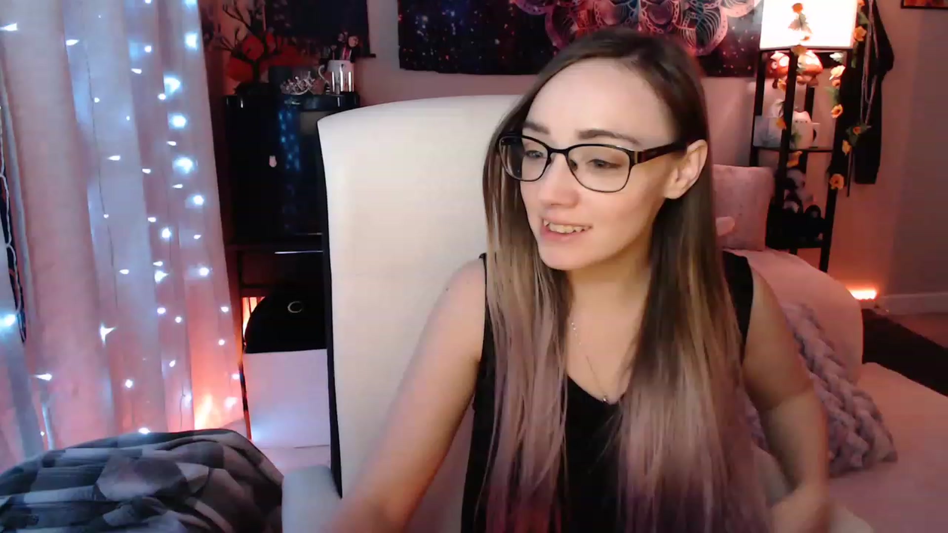 Gallery image thumbnail from KittySmolz's myfreecams stream on, 04/30/2023, 08:00 image 13 of 20