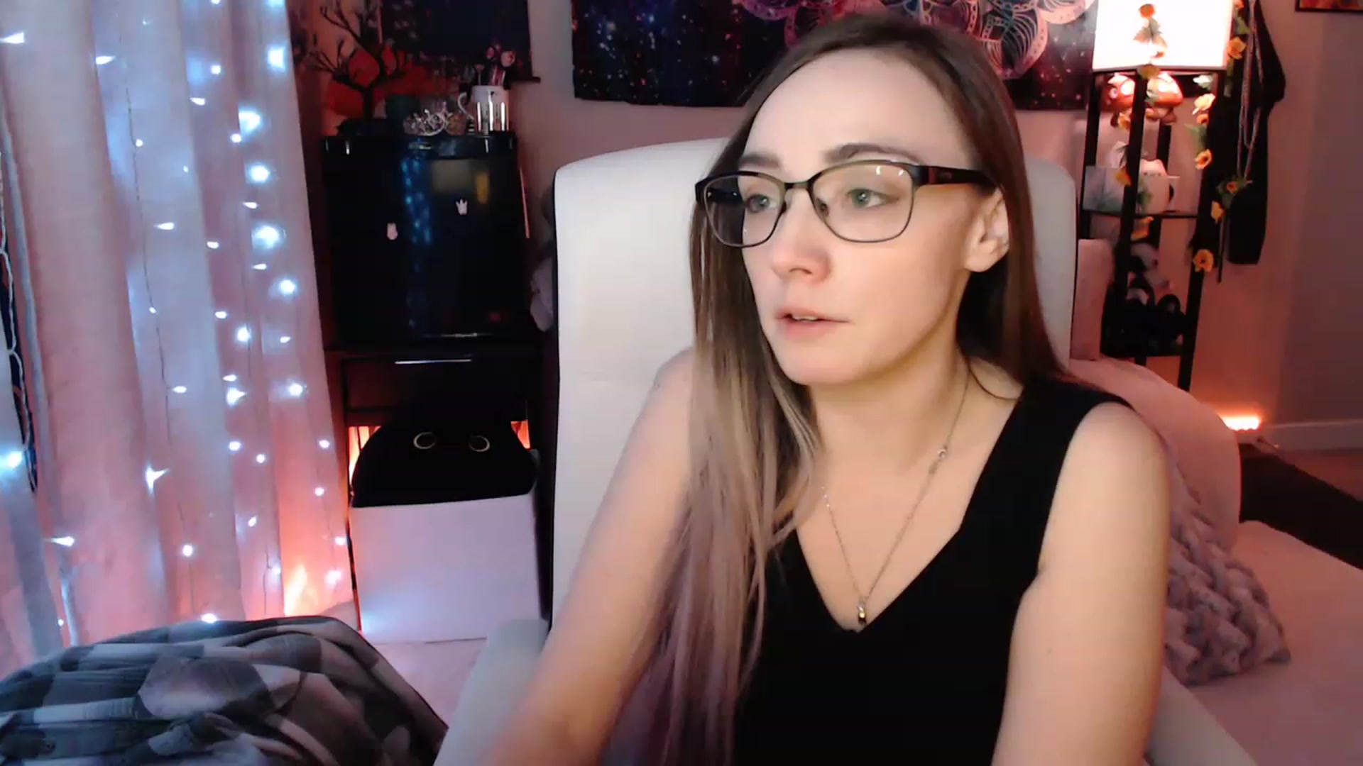 Gallery image thumbnail from KittySmolz's myfreecams stream on, 04/30/2023, 08:00 image 11 of 20