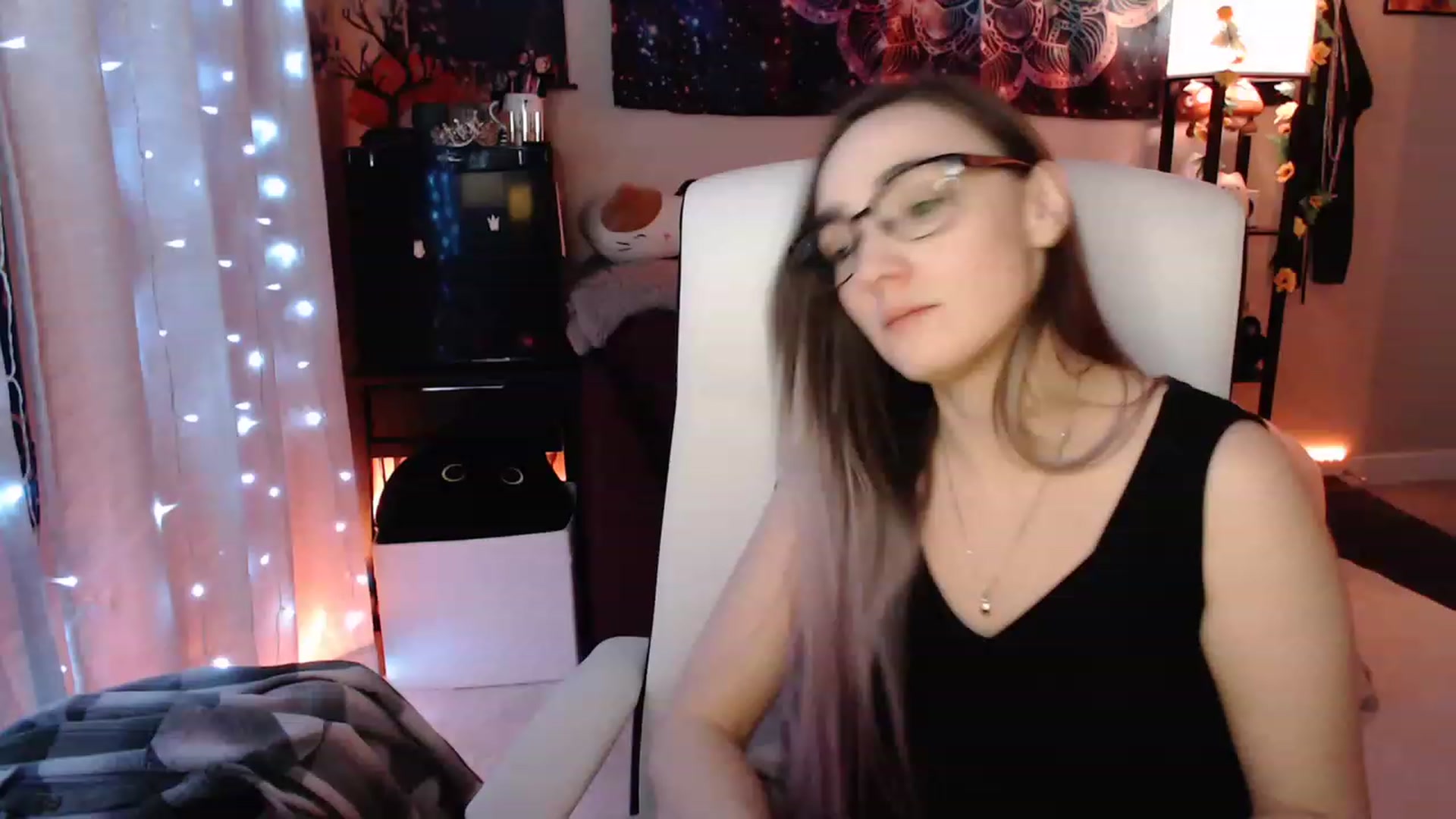 Gallery image thumbnail from KittySmolz's myfreecams stream on, 04/30/2023, 08:00 image 9 of 20