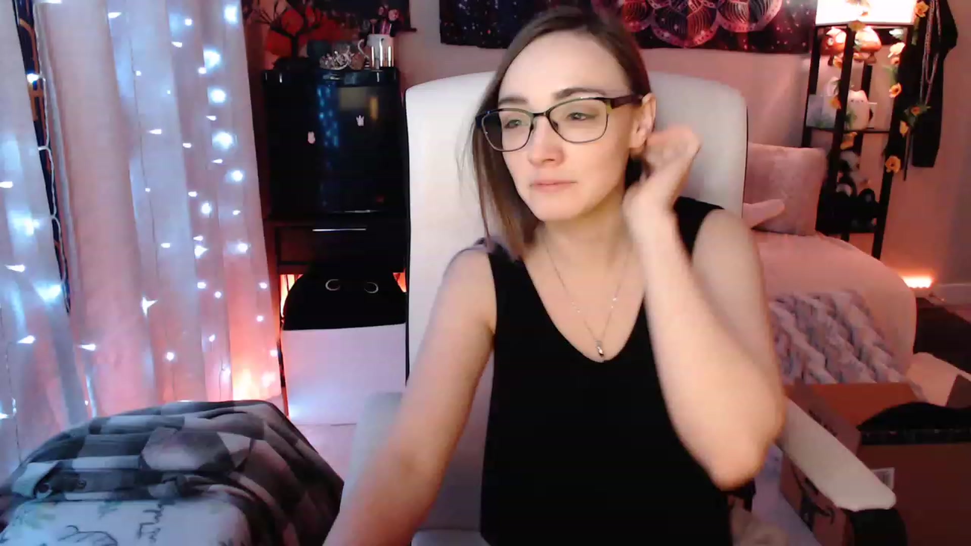 Gallery image thumbnail from KittySmolz's myfreecams stream on, 04/30/2023, 08:00 image 20 of 20