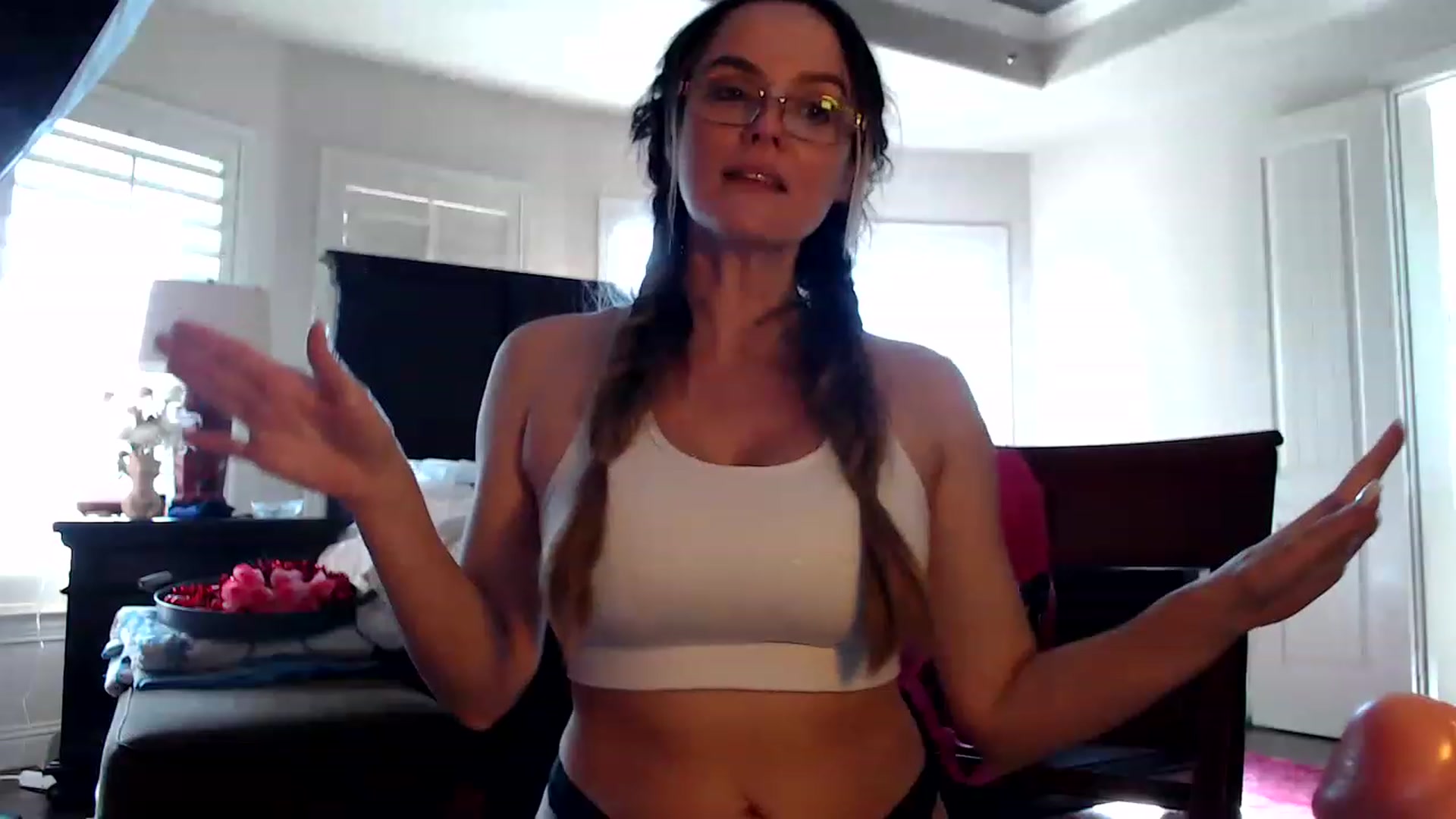 Gallery image thumbnail from Kitty_Hawkins's myfreecams stream on, 01/18/2023, 20:24 image 15 of 20