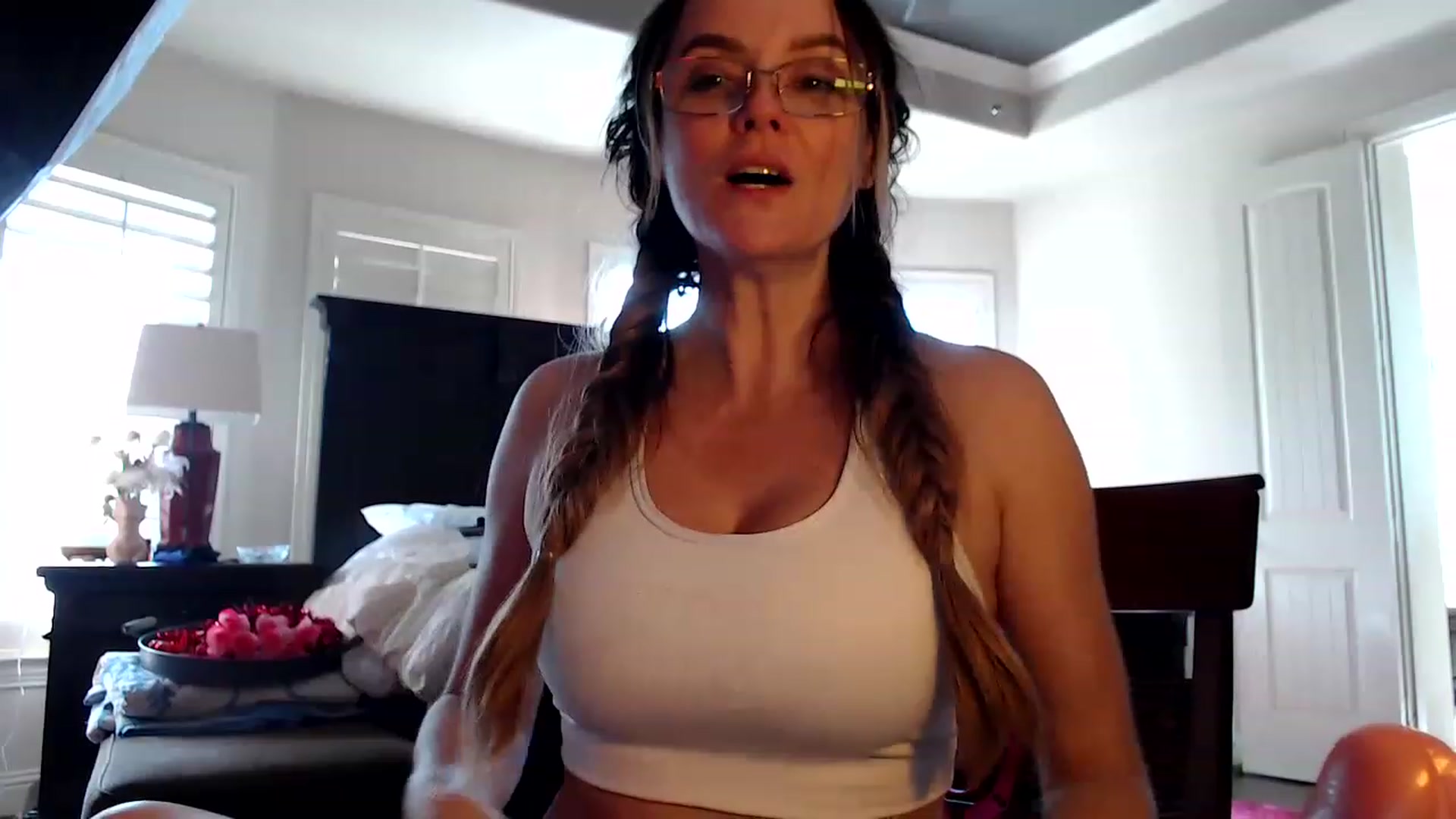 Gallery image thumbnail from Kitty_Hawkins's myfreecams stream on, 01/18/2023, 20:24 image 14 of 20