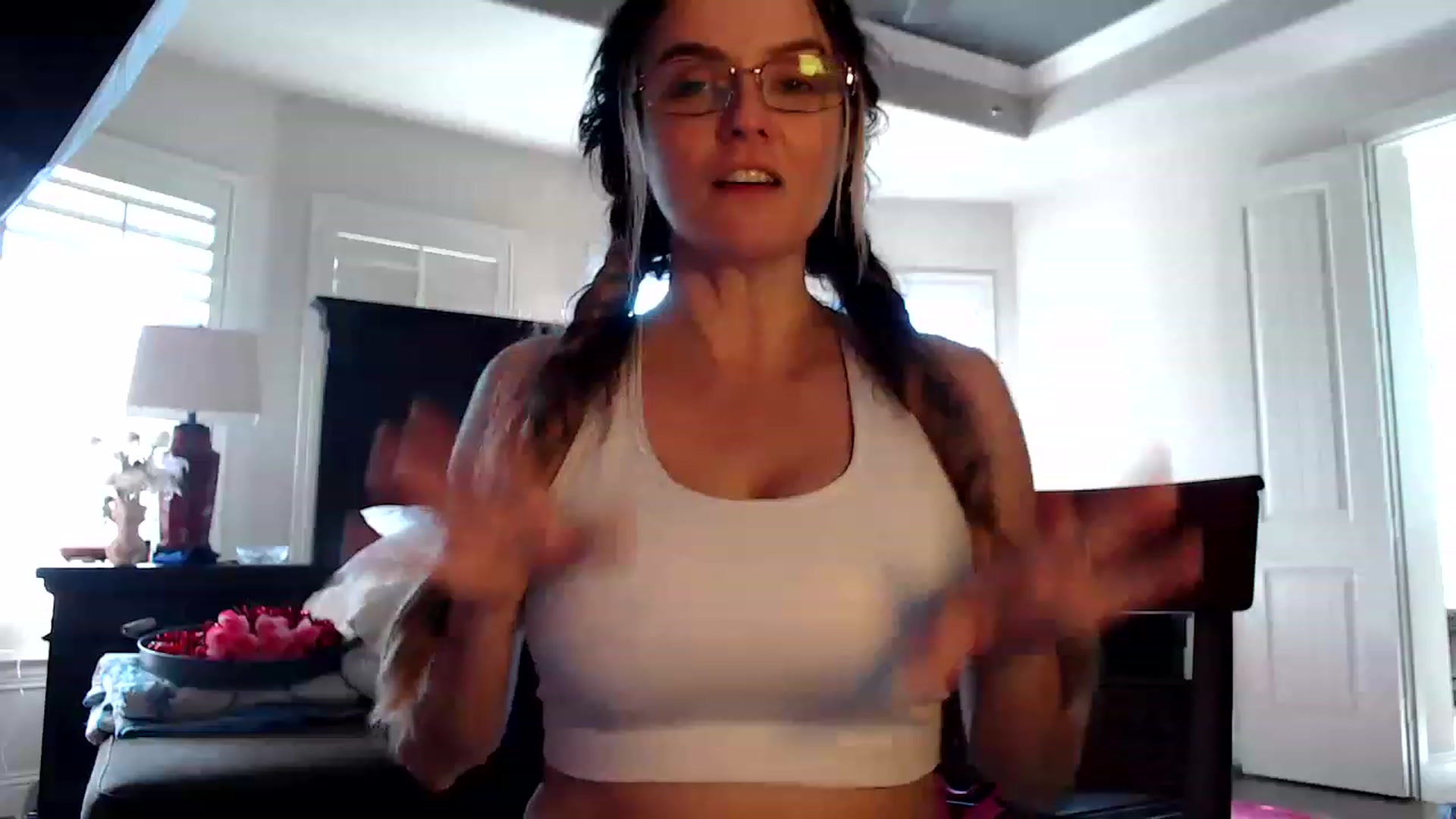 Gallery image thumbnail from Kitty_Hawkins's myfreecams stream on, 01/18/2023, 20:24 image 8 of 20