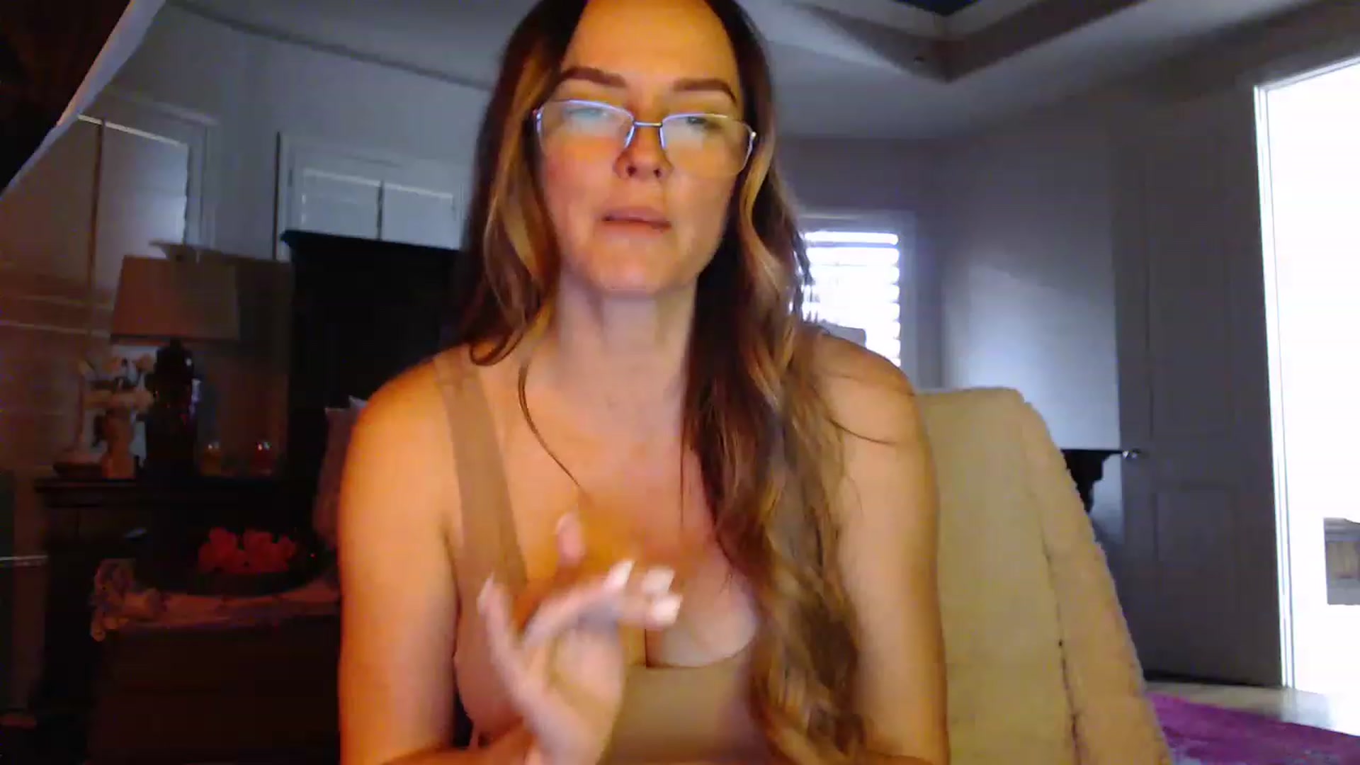 Gallery image thumbnail from Kitty_Hawkins's myfreecams stream on, 01/21/2023, 17:00 image 8 of 20