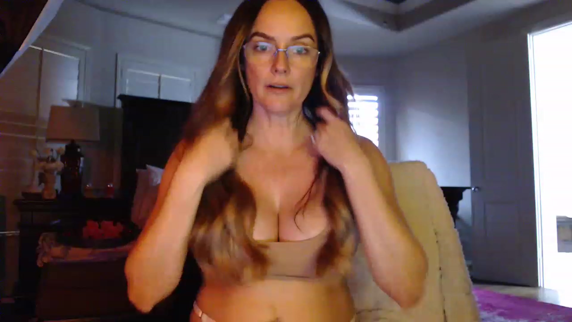 Gallery image thumbnail from Kitty_Hawkins's myfreecams stream on, 01/21/2023, 17:00 image 17 of 20