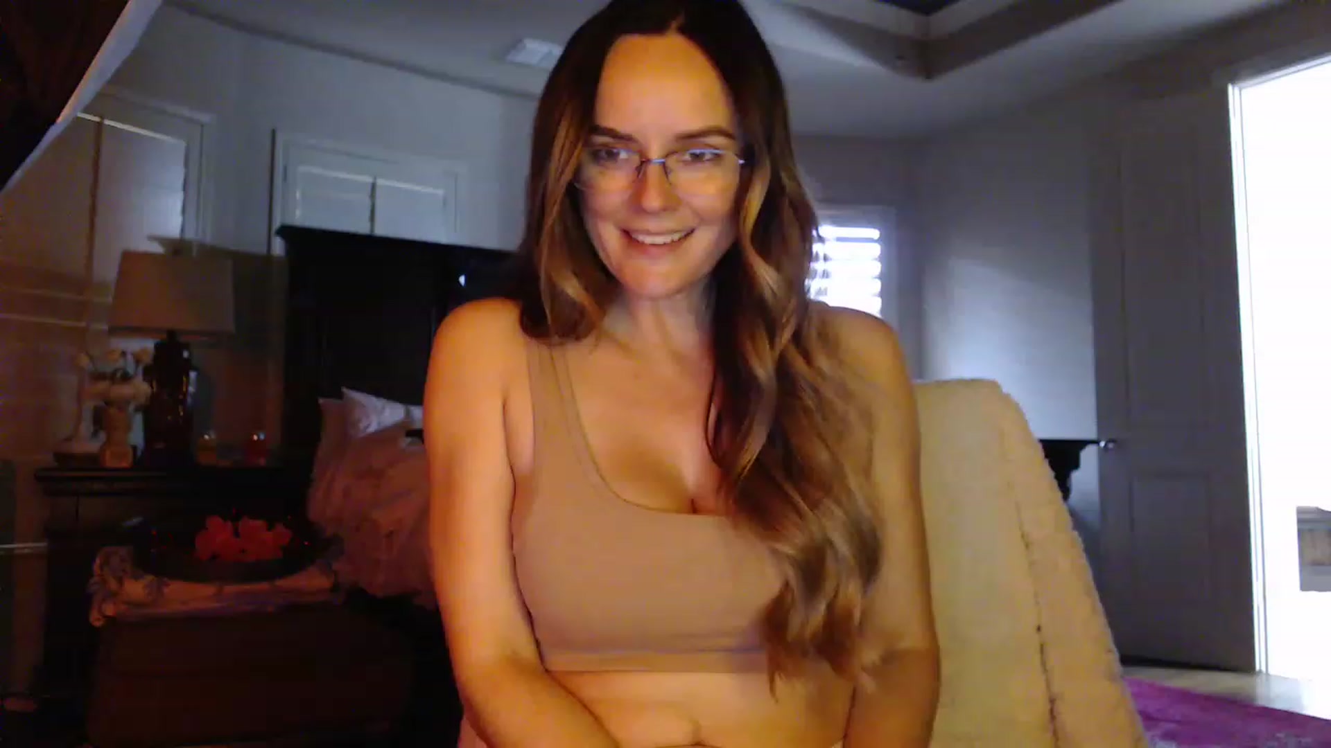 Gallery image thumbnail from Kitty_Hawkins's myfreecams stream on, 01/21/2023, 17:00 image 12 of 20