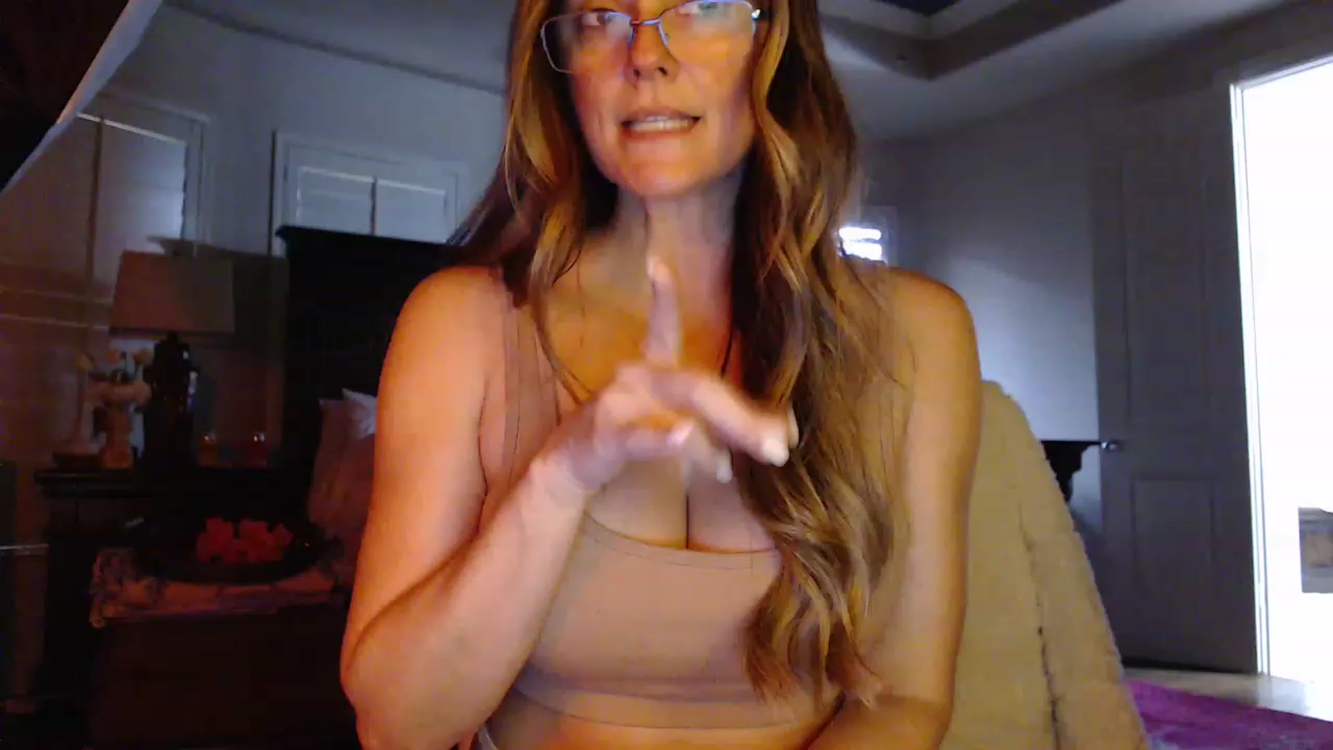 Gallery image thumbnail from Kitty_Hawkins's myfreecams stream on, 01/21/2023, 17:00 image 10 of 20