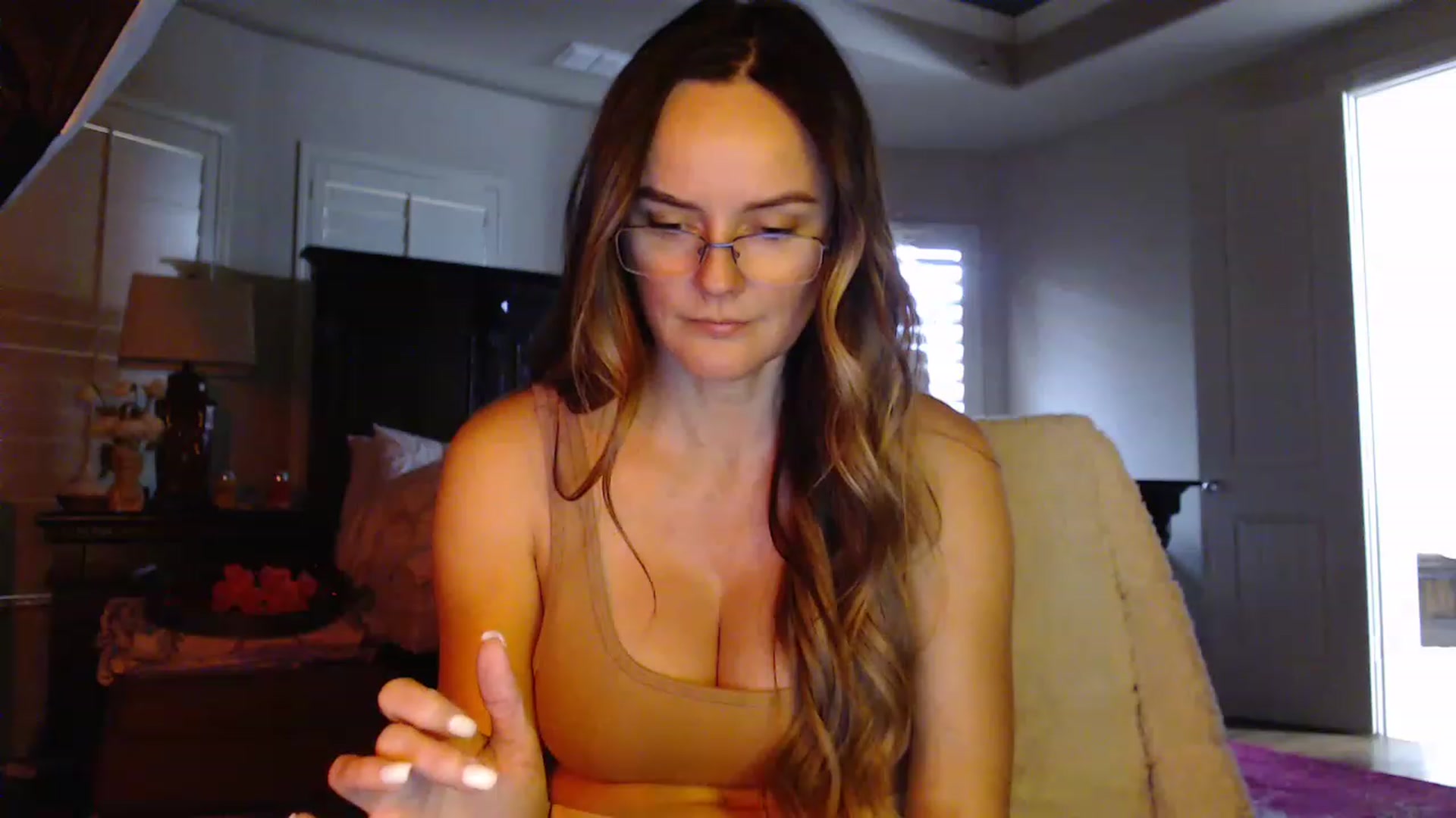 Gallery image thumbnail from Kitty_Hawkins's myfreecams stream on, 01/21/2023, 17:00 image 9 of 20