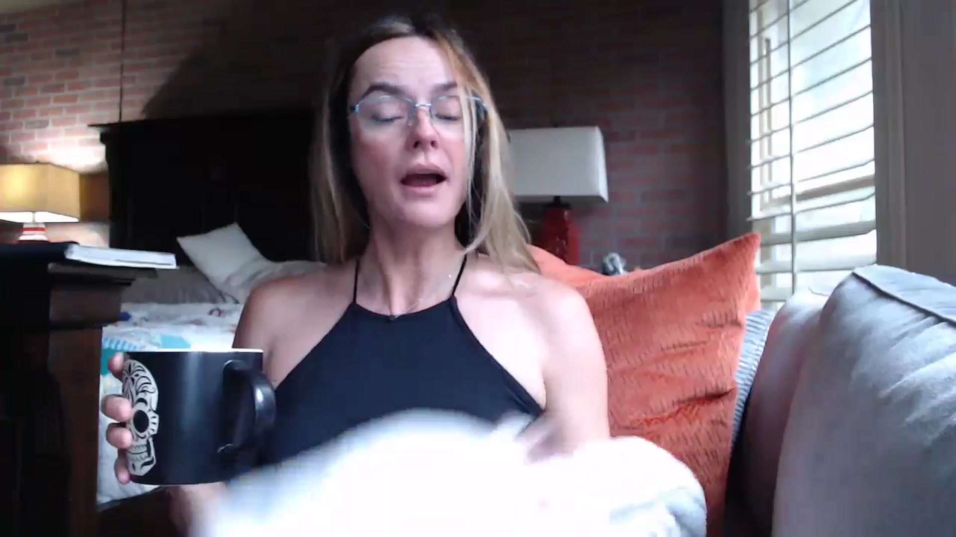Gallery image thumbnail from Kitty_Hawkins's myfreecams stream on, 05/06/2024, 15:16 image 3 of 20