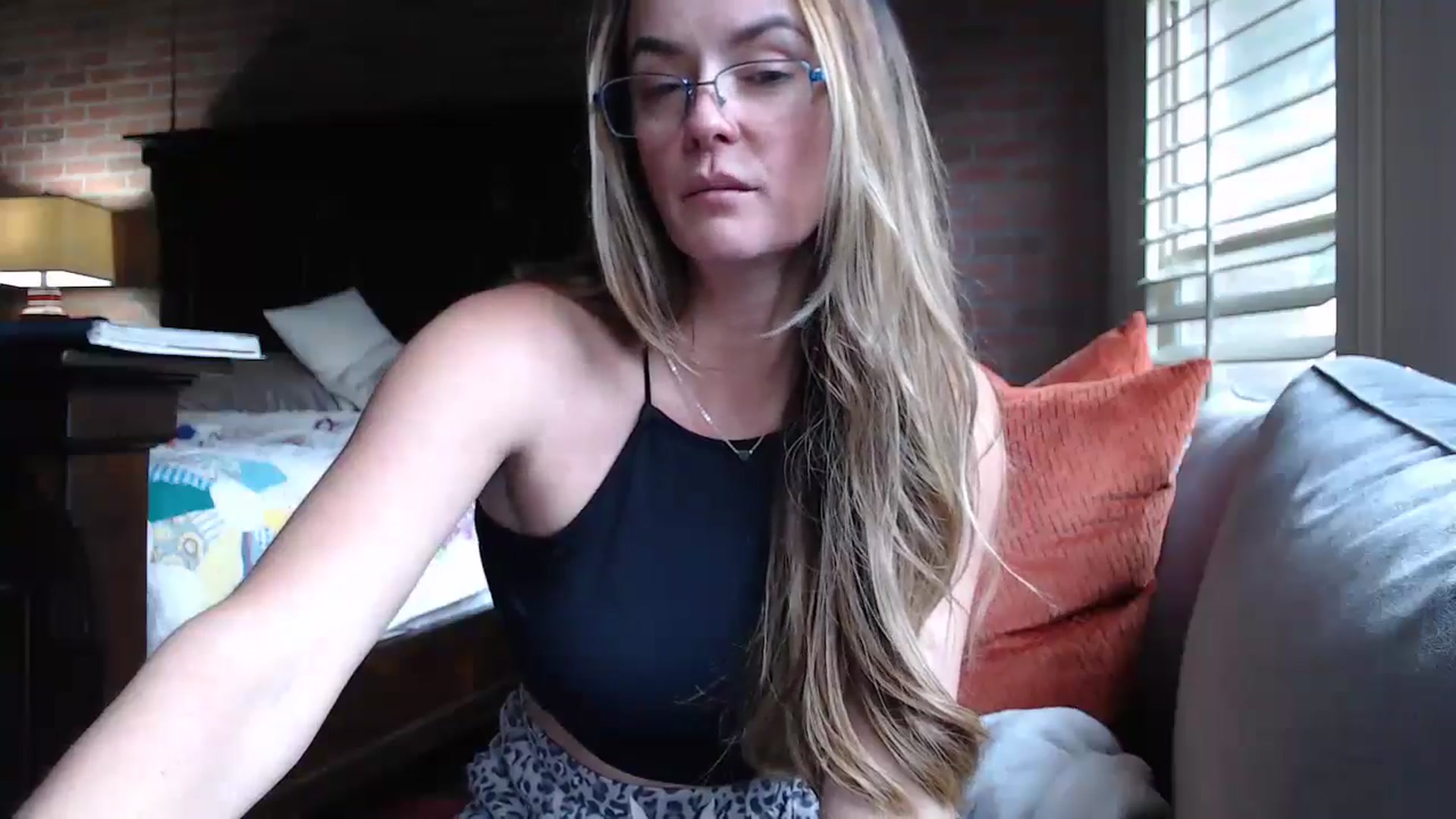 Gallery image thumbnail from Kitty_Hawkins's myfreecams stream on, 05/06/2024, 15:16 image 9 of 20