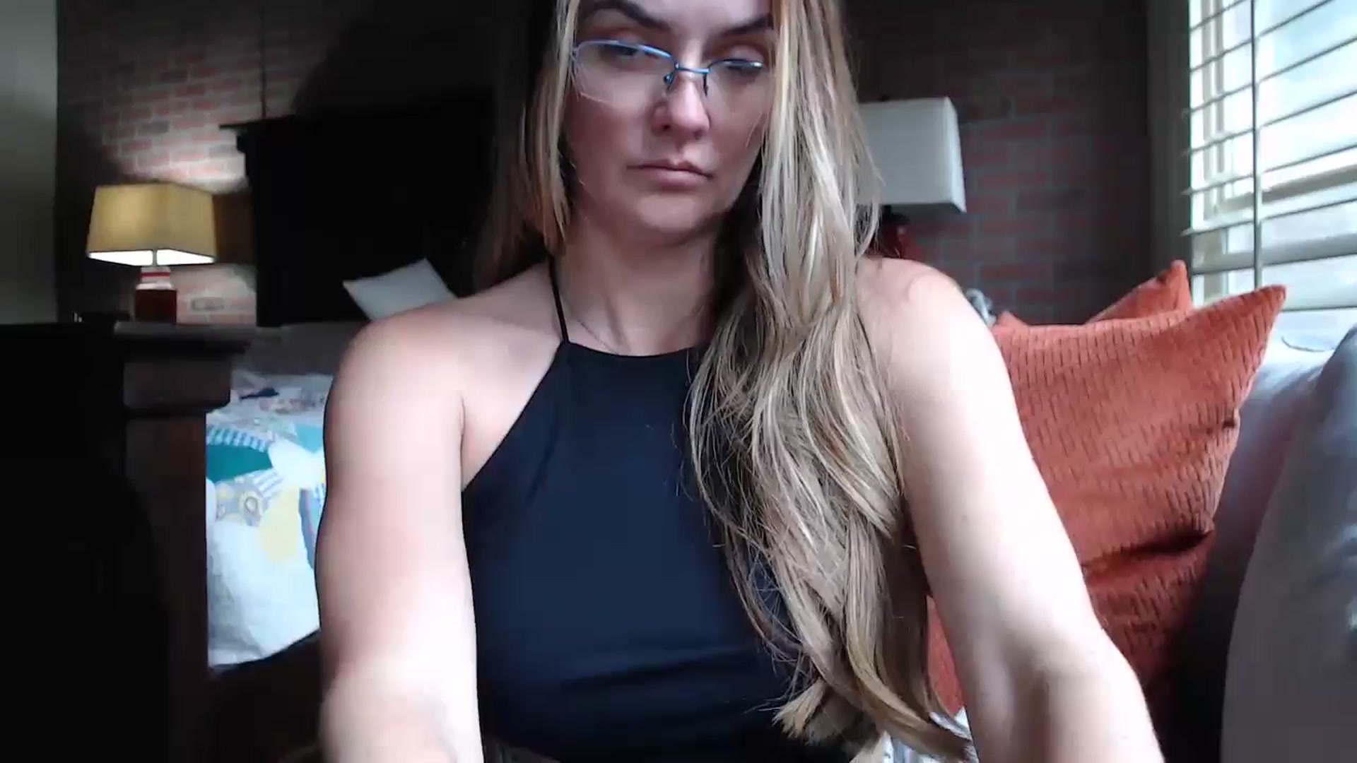 Gallery image thumbnail from Kitty_Hawkins's myfreecams stream on, 05/06/2024, 15:16 image 18 of 20