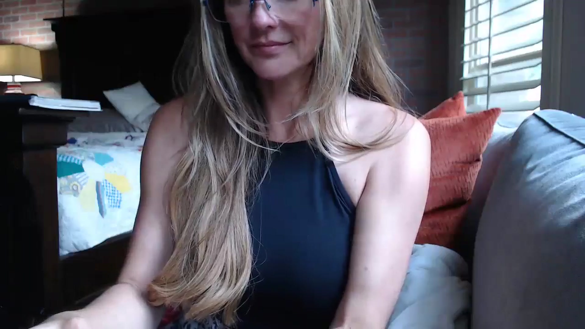 Gallery image thumbnail from Kitty_Hawkins's myfreecams stream on, 05/06/2024, 15:16 image 8 of 20