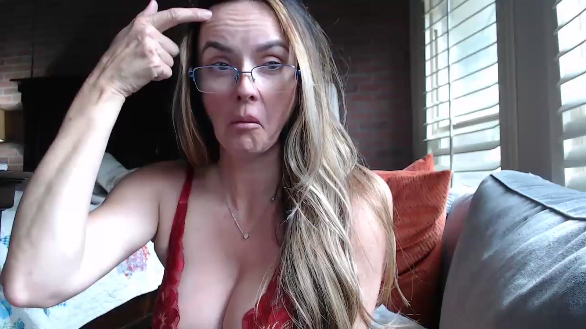 Gallery image thumbnail from Kitty_Hawkins's myfreecams stream on, 05/06/2024, 18:35 image 9 of 20