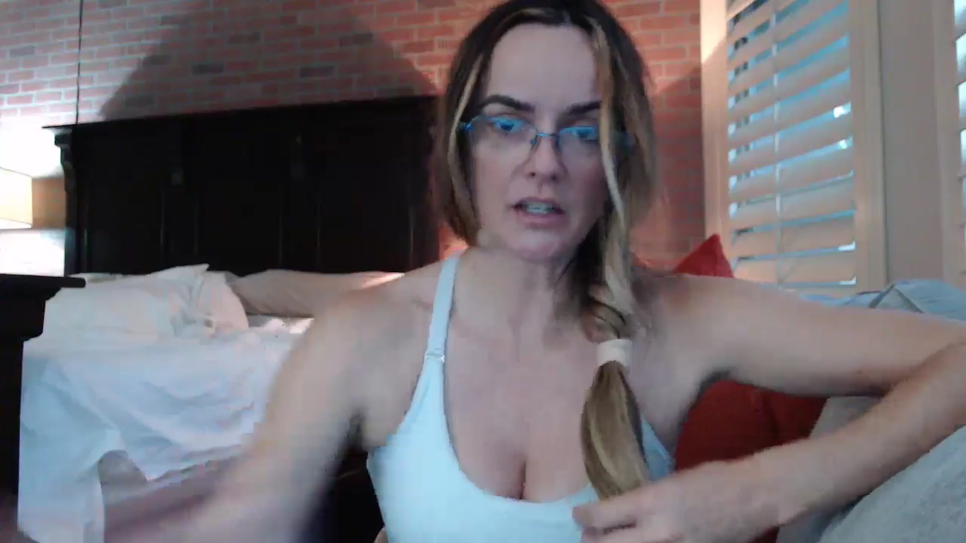 Gallery image thumbnail from Kitty_Hawkins's myfreecams stream on, 05/16/2024, 13:41 image 13 of 20