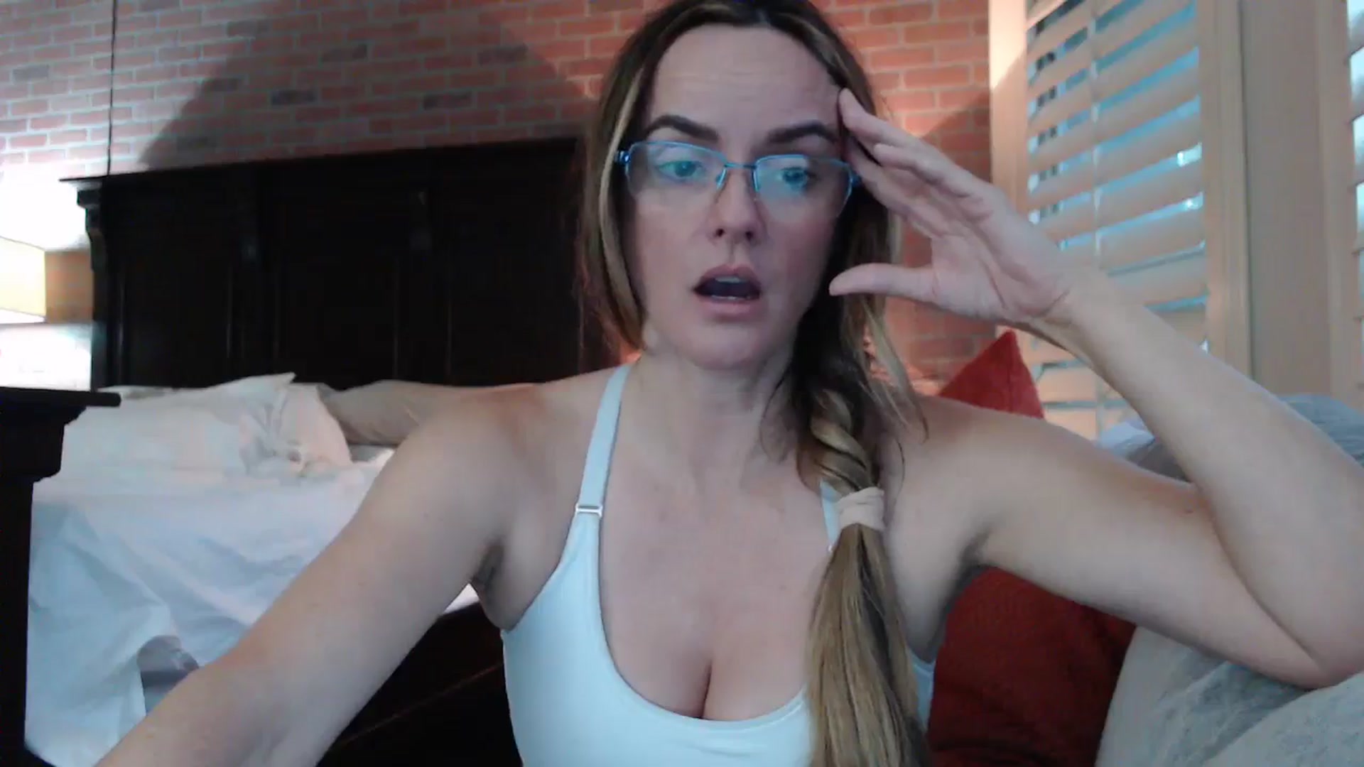 Gallery image thumbnail from Kitty_Hawkins's myfreecams stream on, 05/16/2024, 13:41 image 14 of 20