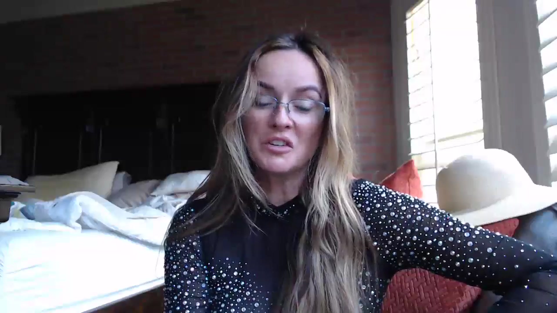 Gallery image thumbnail from Kitty_Hawkins's myfreecams stream on, 05/18/2024, 17:29 image 20 of 20