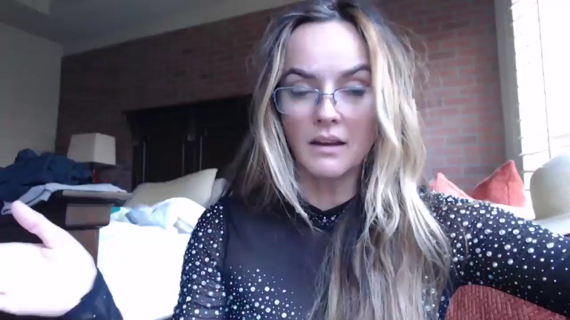 Gallery image thumbnail from Kitty_Hawkins's myfreecams stream on, 05/18/2024, 17:29 image 2 of 20