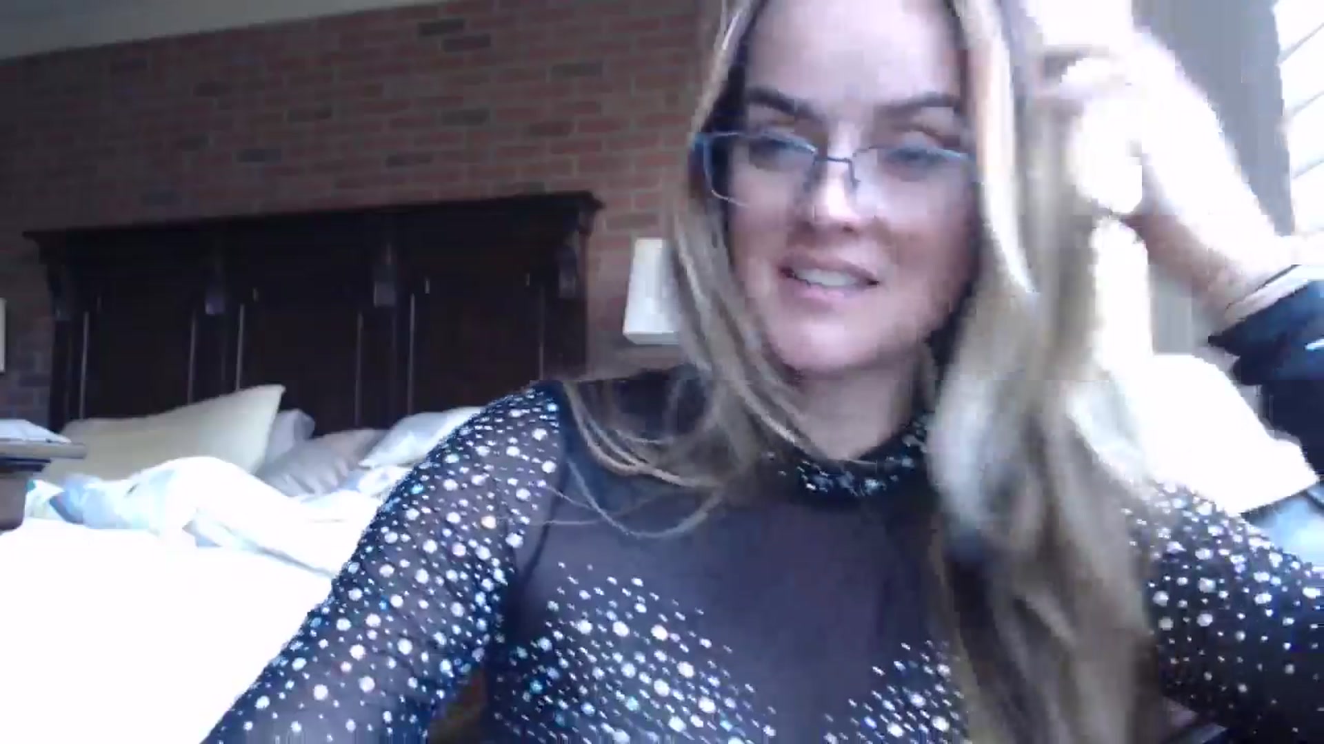 Gallery image thumbnail from Kitty_Hawkins's myfreecams stream on, 05/18/2024, 17:29 image 4 of 20